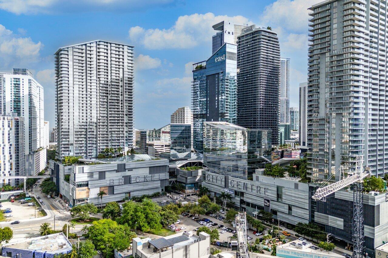 690 SW 1st Court 1913, Miami Unit: 1913