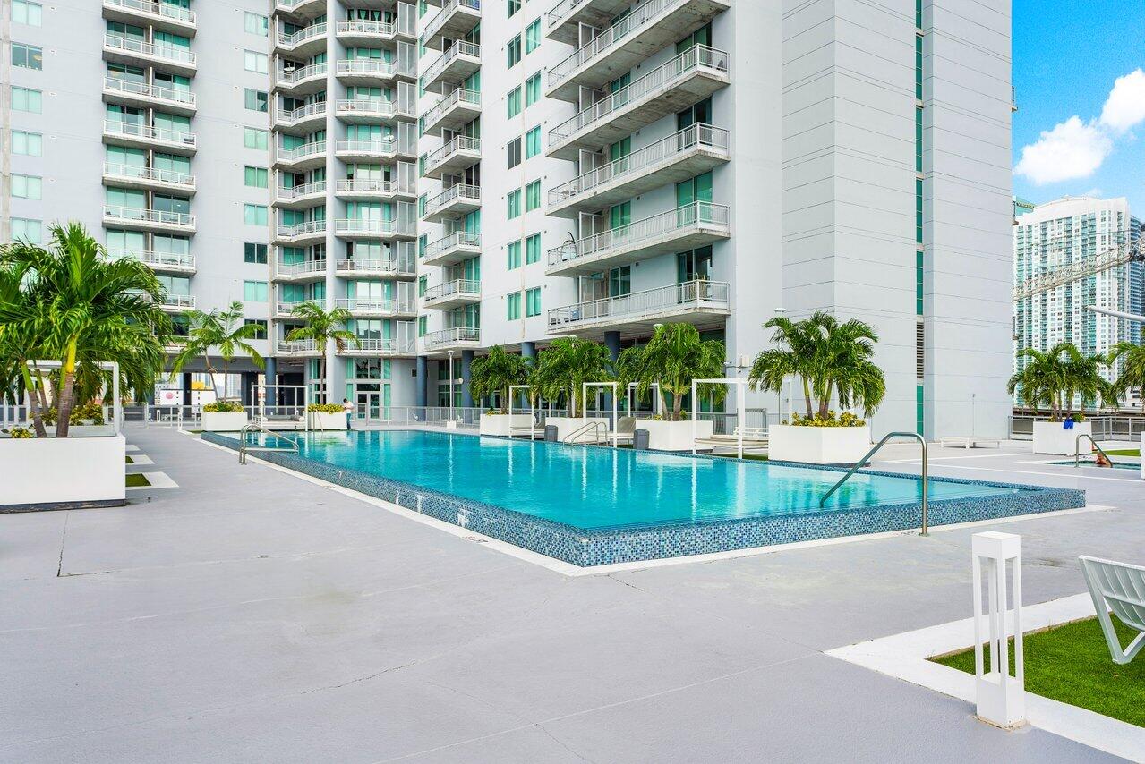 690 SW 1st Court 1913, Miami Unit: 1913