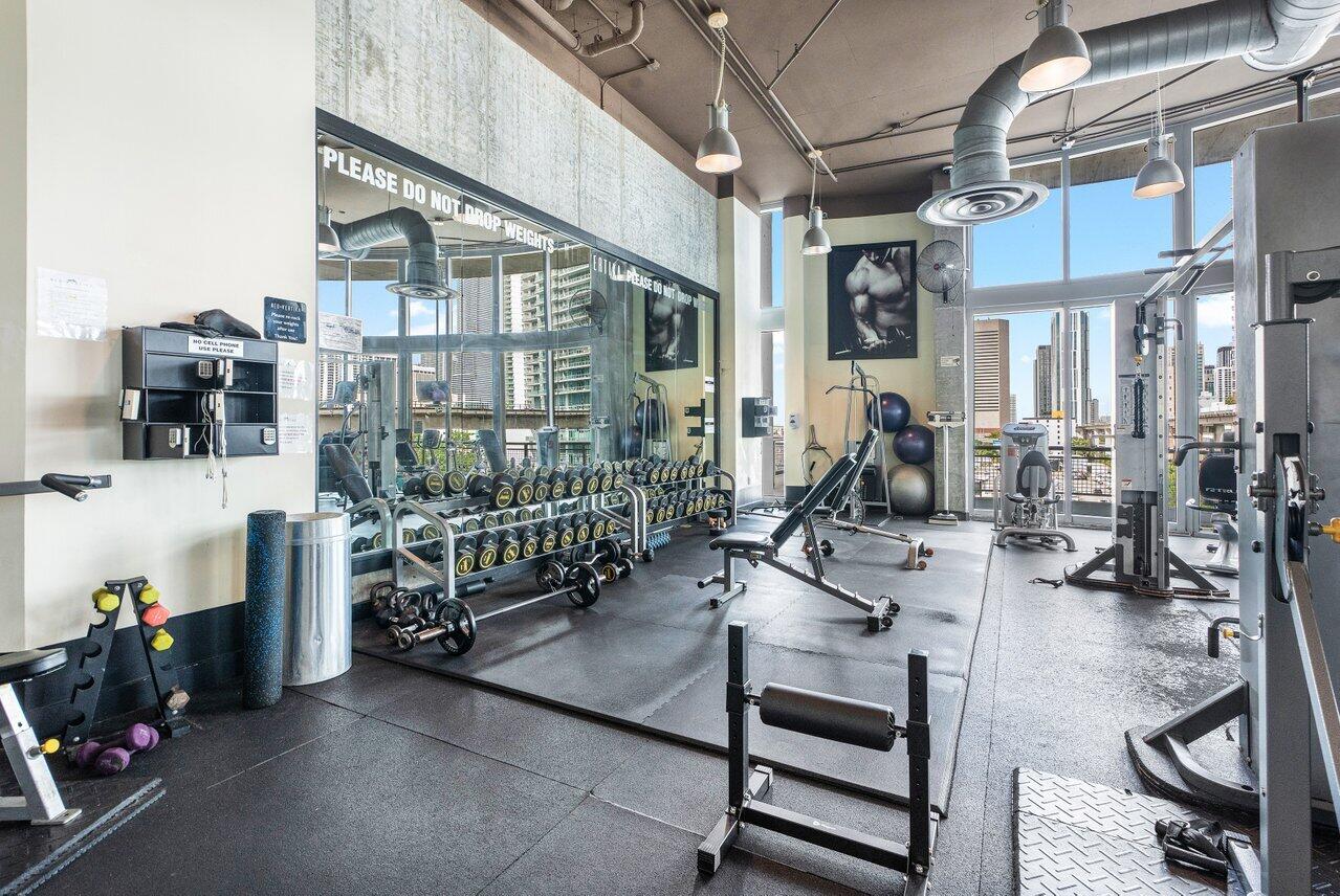 690 SW 1st Court 1913, Miami Unit: 1913