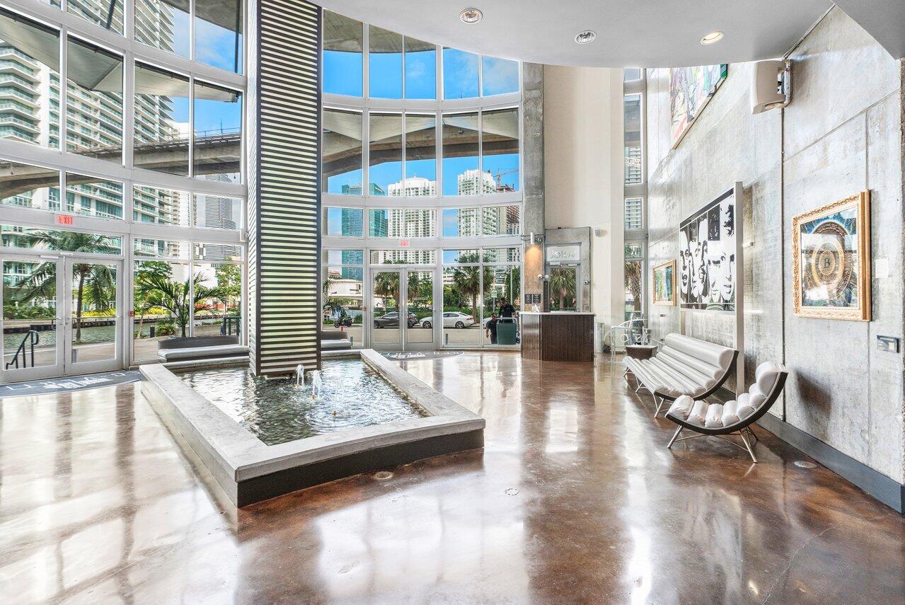 690 SW 1st Court 1913, Miami Unit: 1913