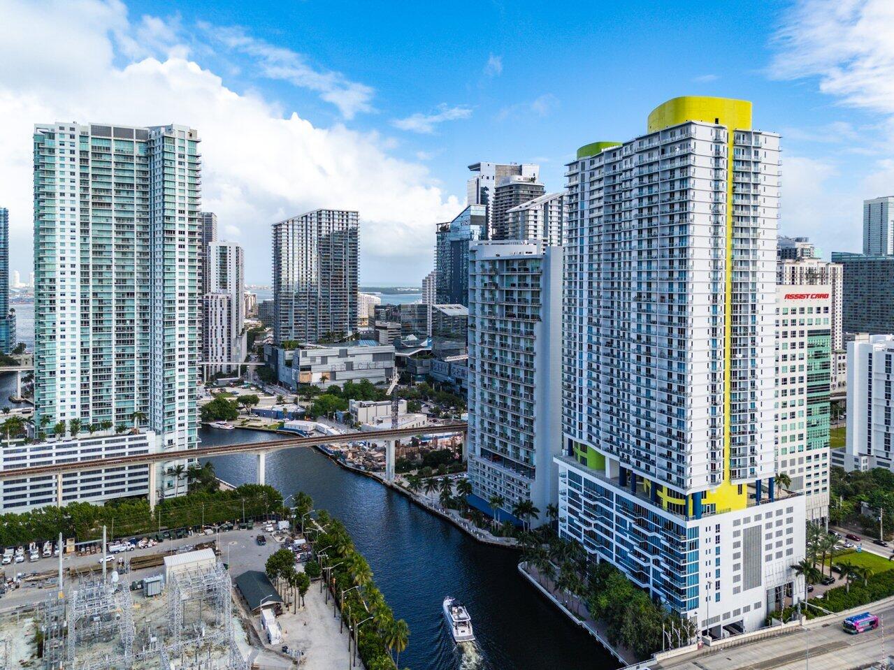 690 SW 1st Court 1913, Miami Unit: 1913