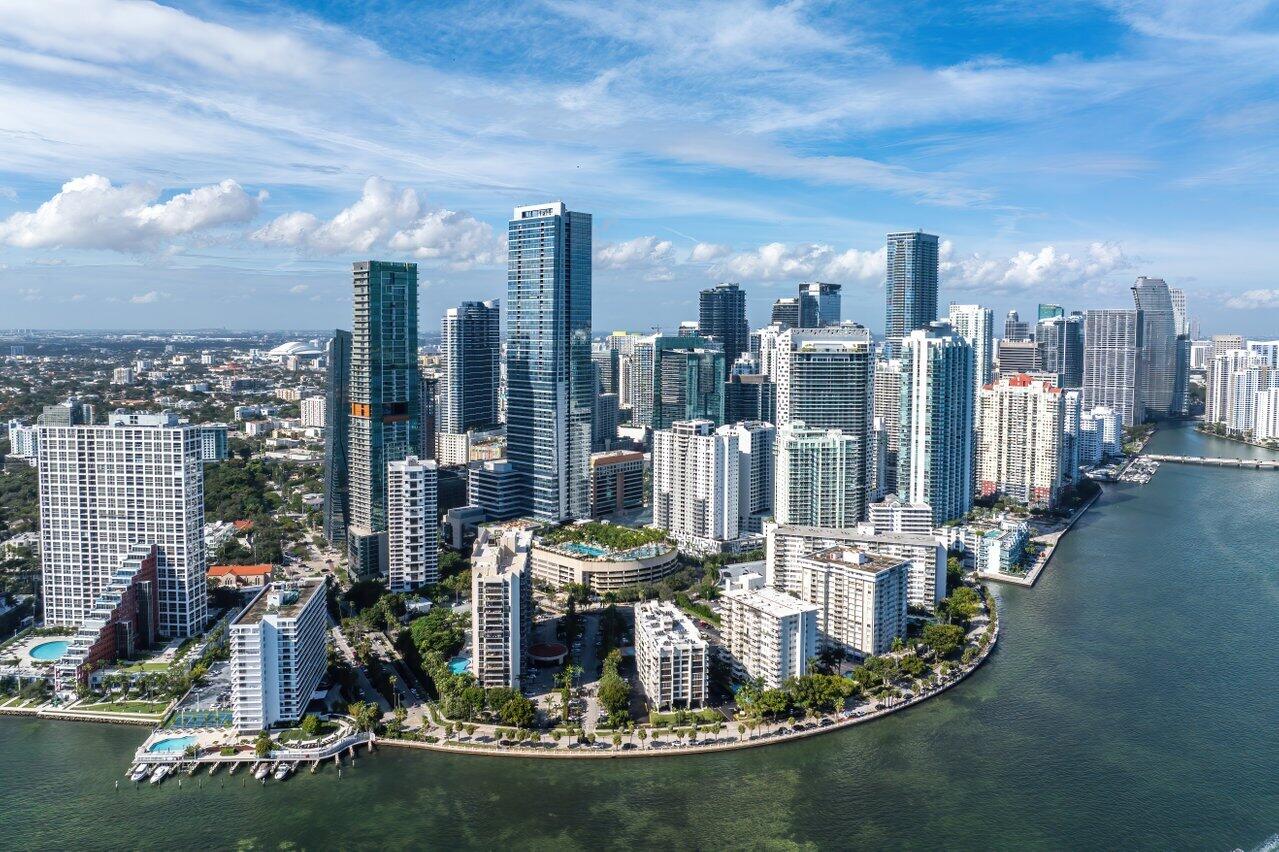 690 SW 1st Court 1913, Miami Unit: 1913