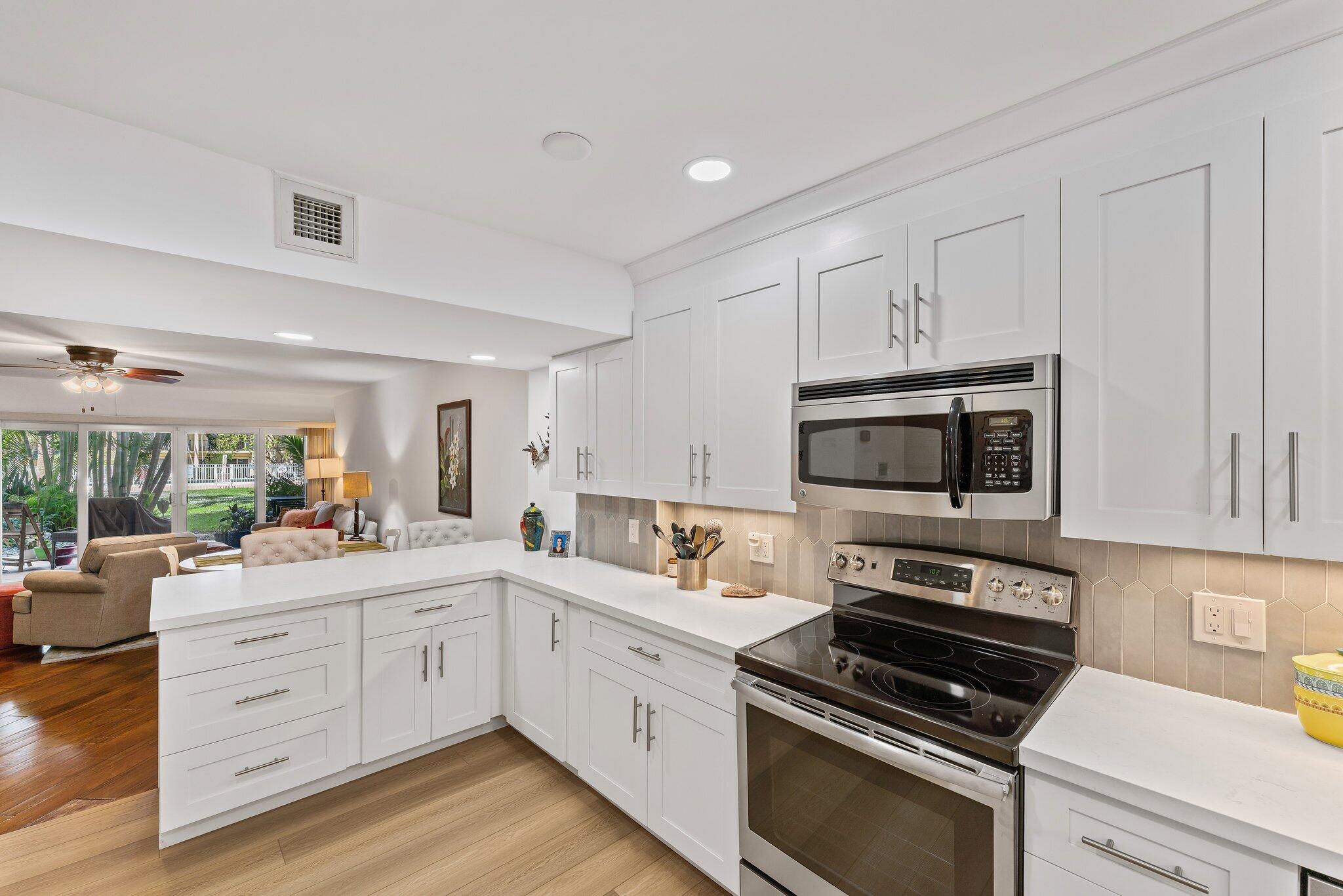 390 Golfview Road D, North Palm Beach Unit: D