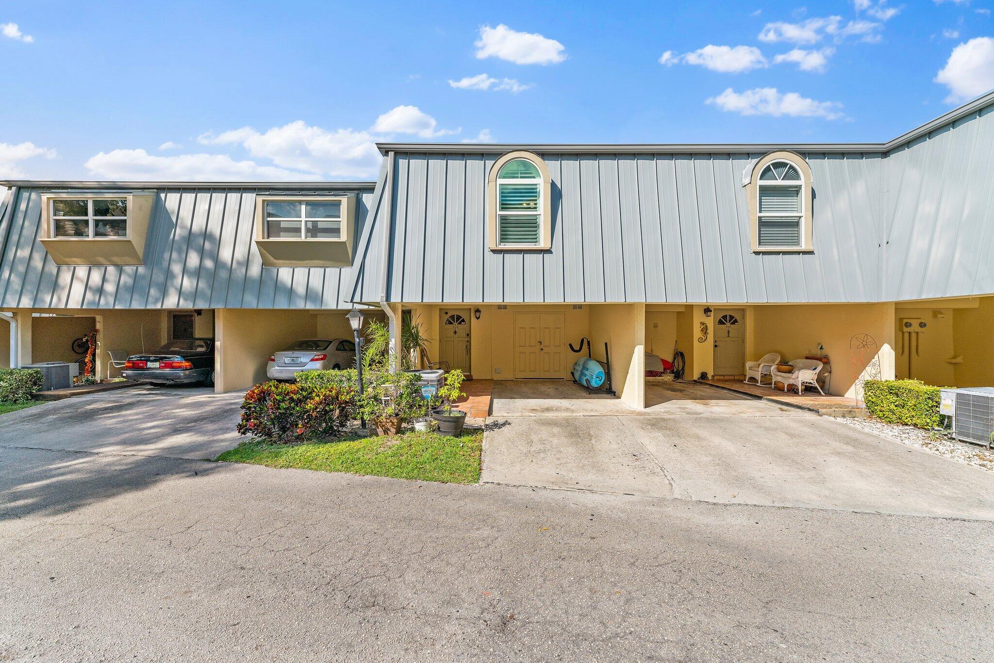 390 Golfview Road D, North Palm Beach Unit: D