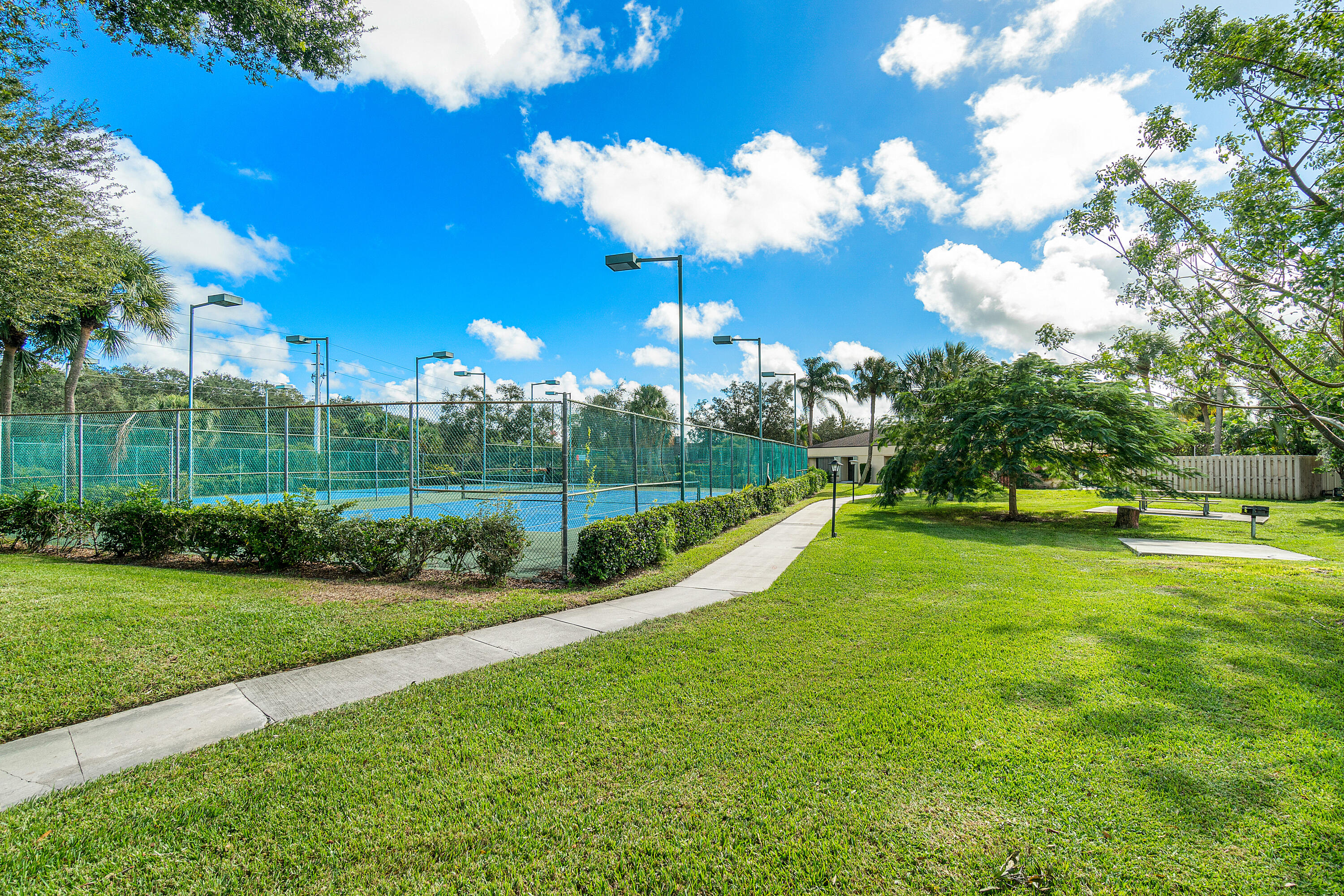 2952 SW 22nd Circle 3d