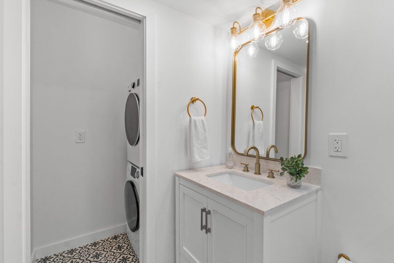 4505 S Ocean Boulevard 203, Highland Beach Unit: 203