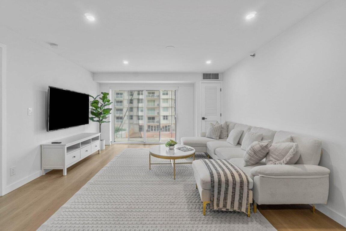 4505 S Ocean Boulevard 203, Highland Beach Unit: 203