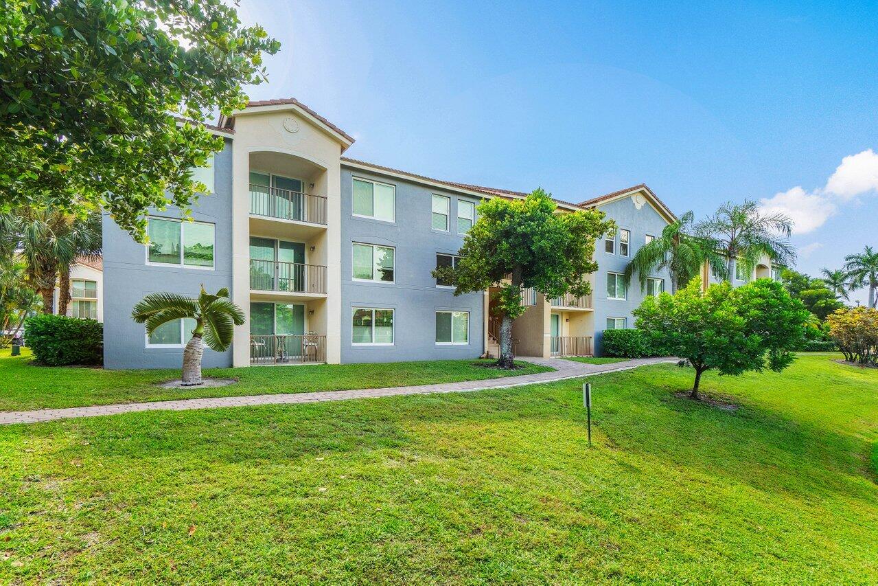 106 Villa Circle 106, Boynton Beach Unit: 106