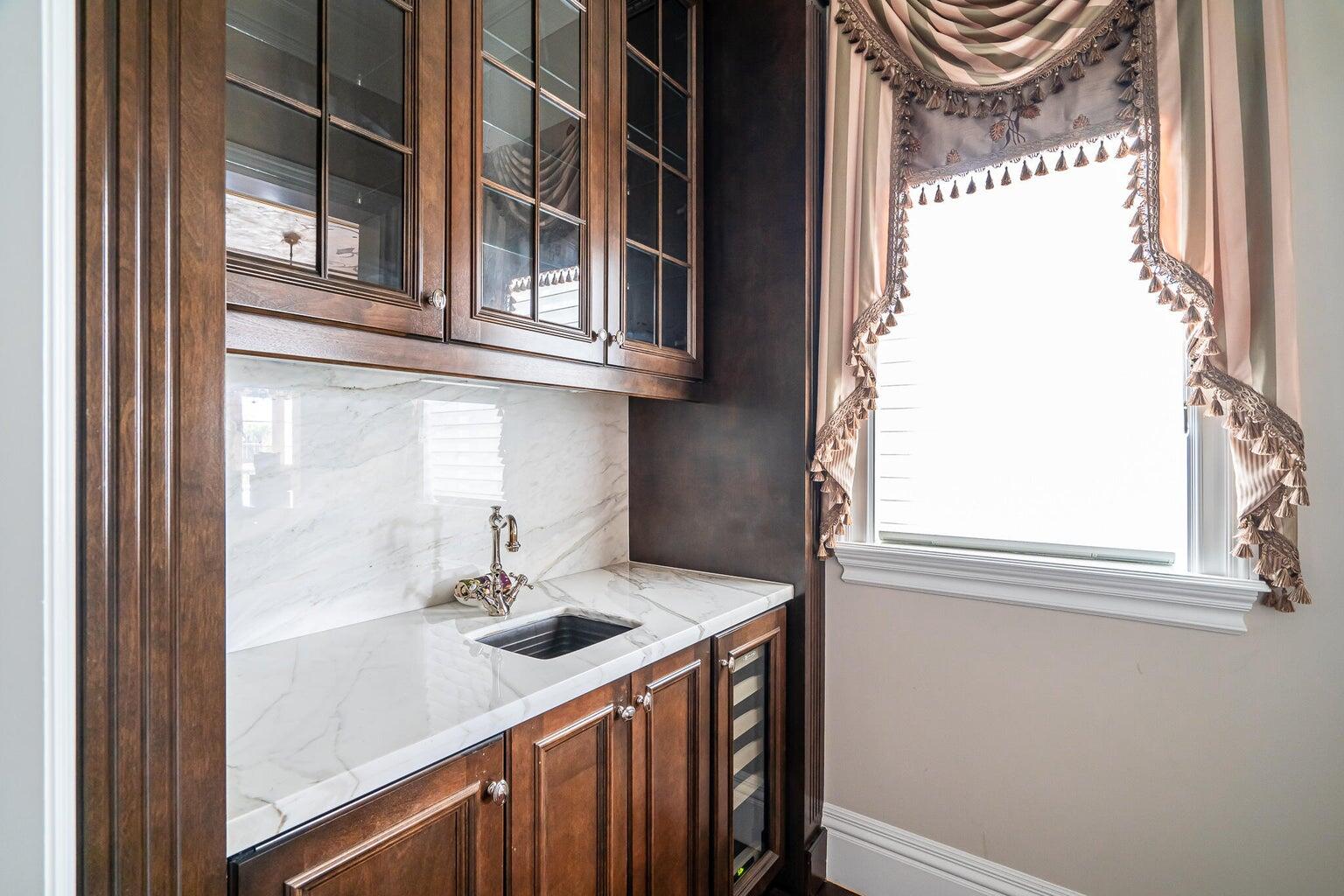 485 NE Spanish Trail