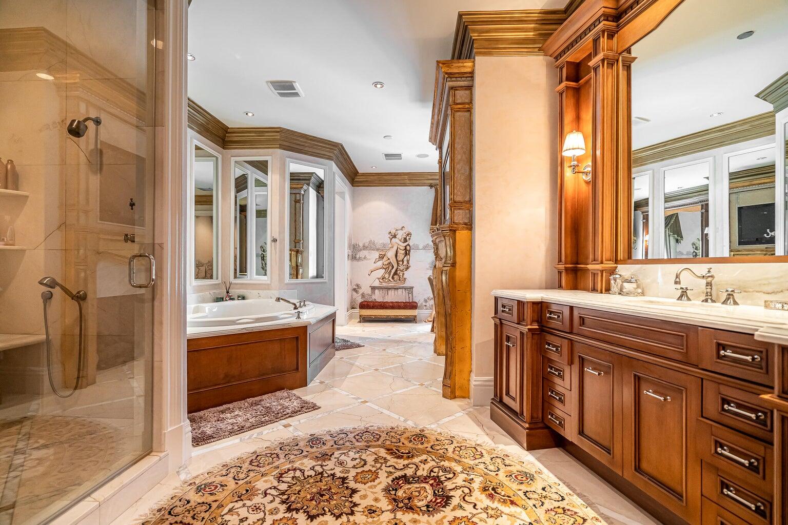 485 NE Spanish Trail