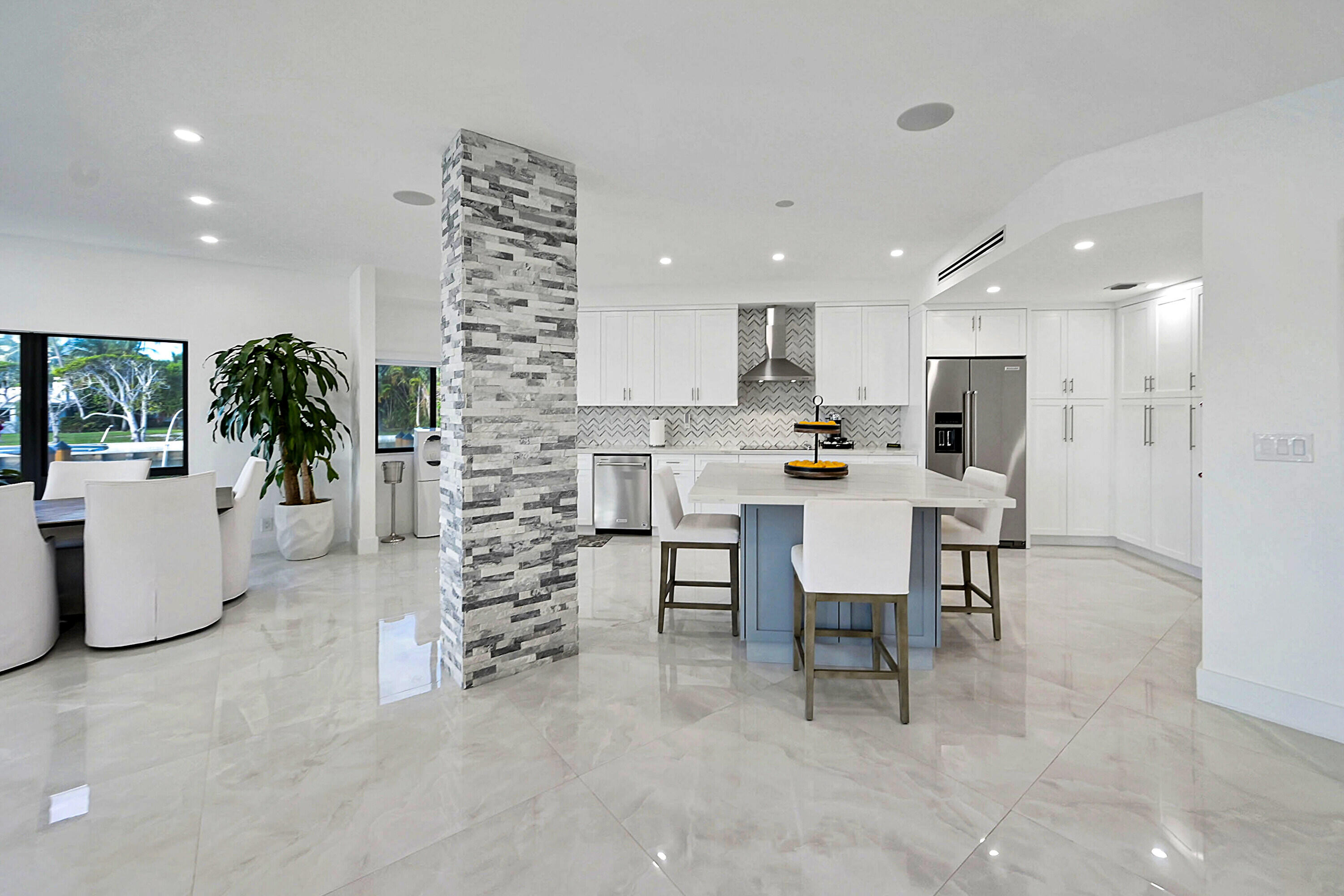 800 Andrews Avenue 9