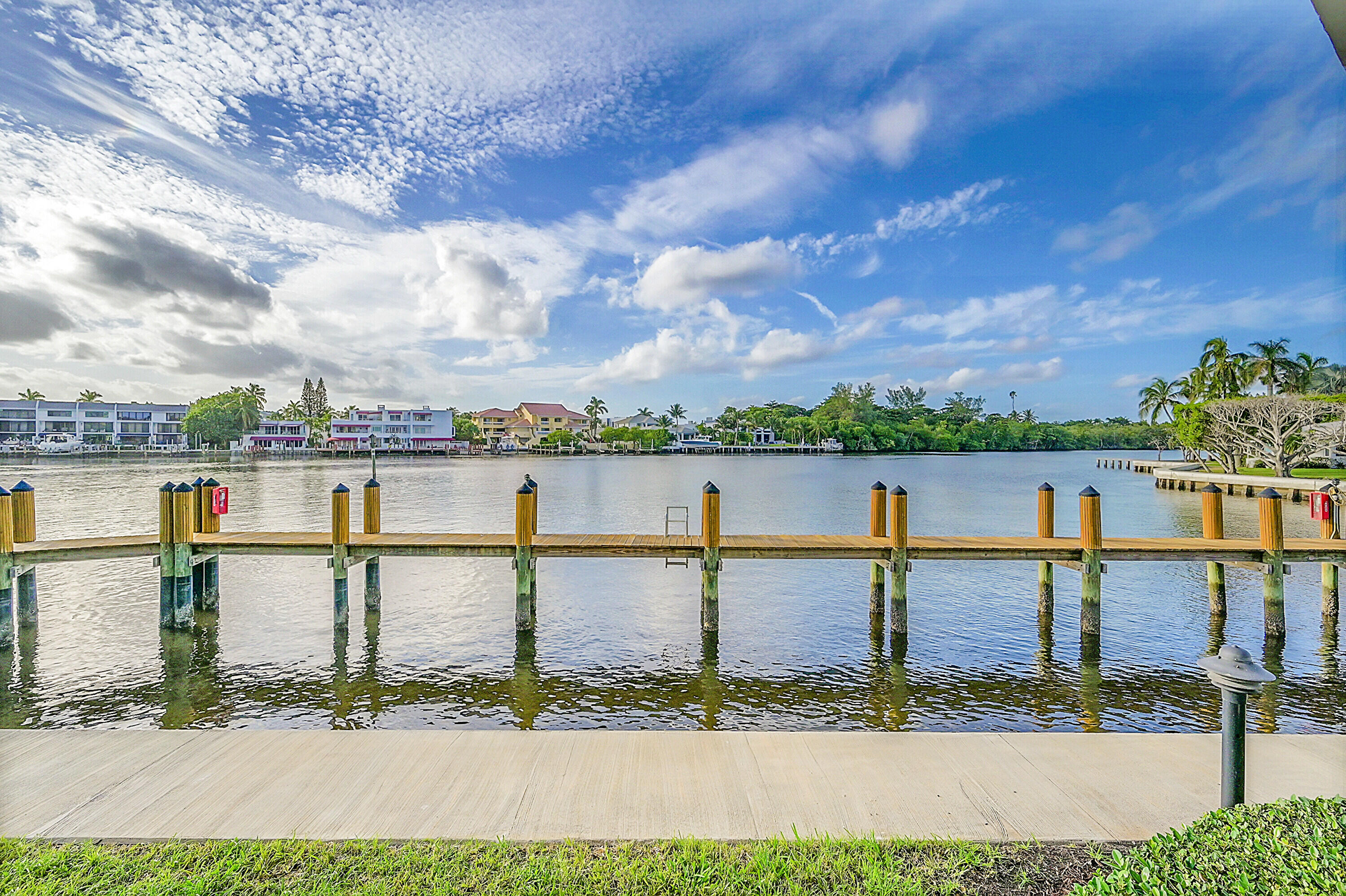 800 Andrews Avenue 9