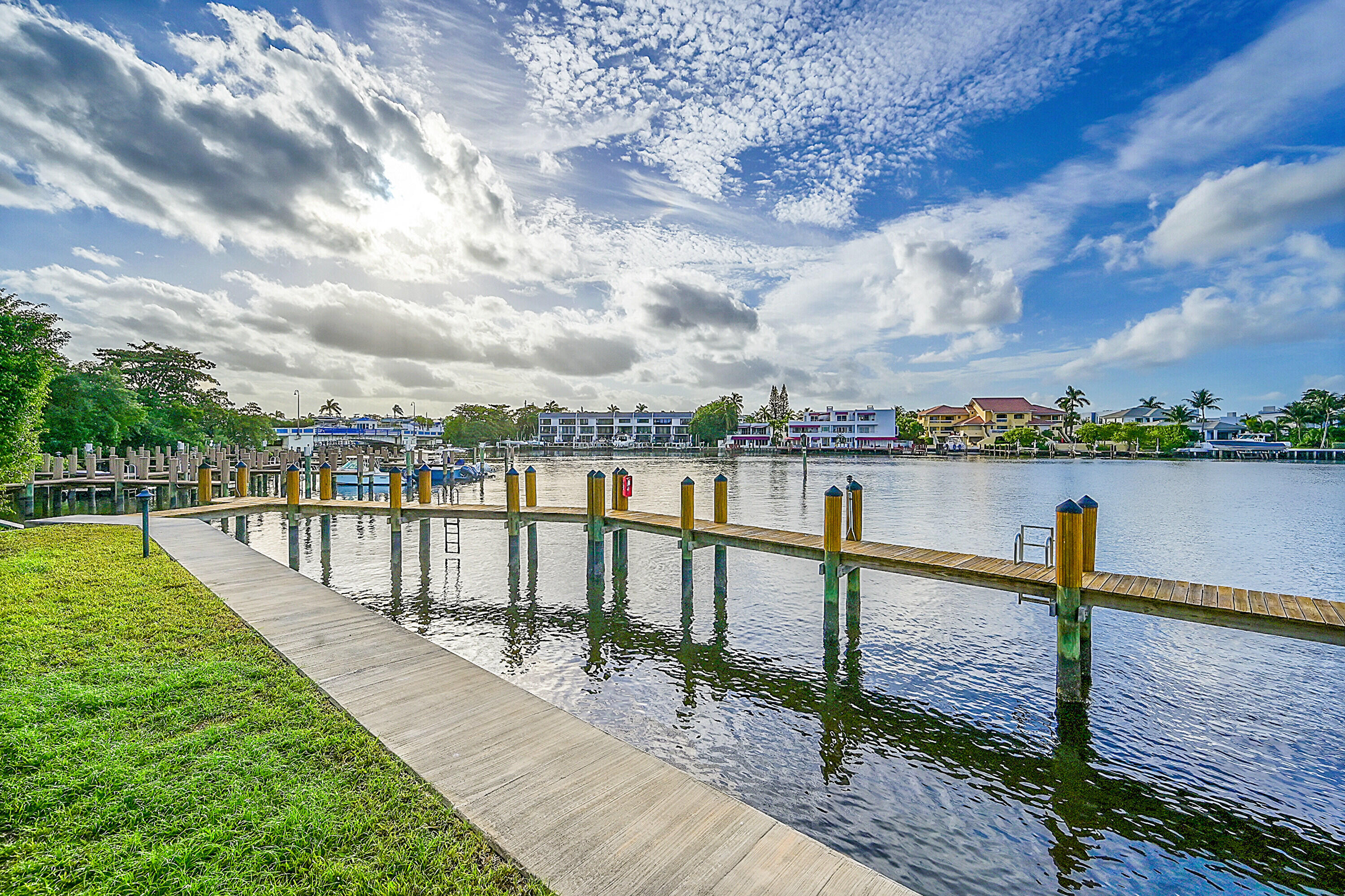 800 Andrews Avenue 9