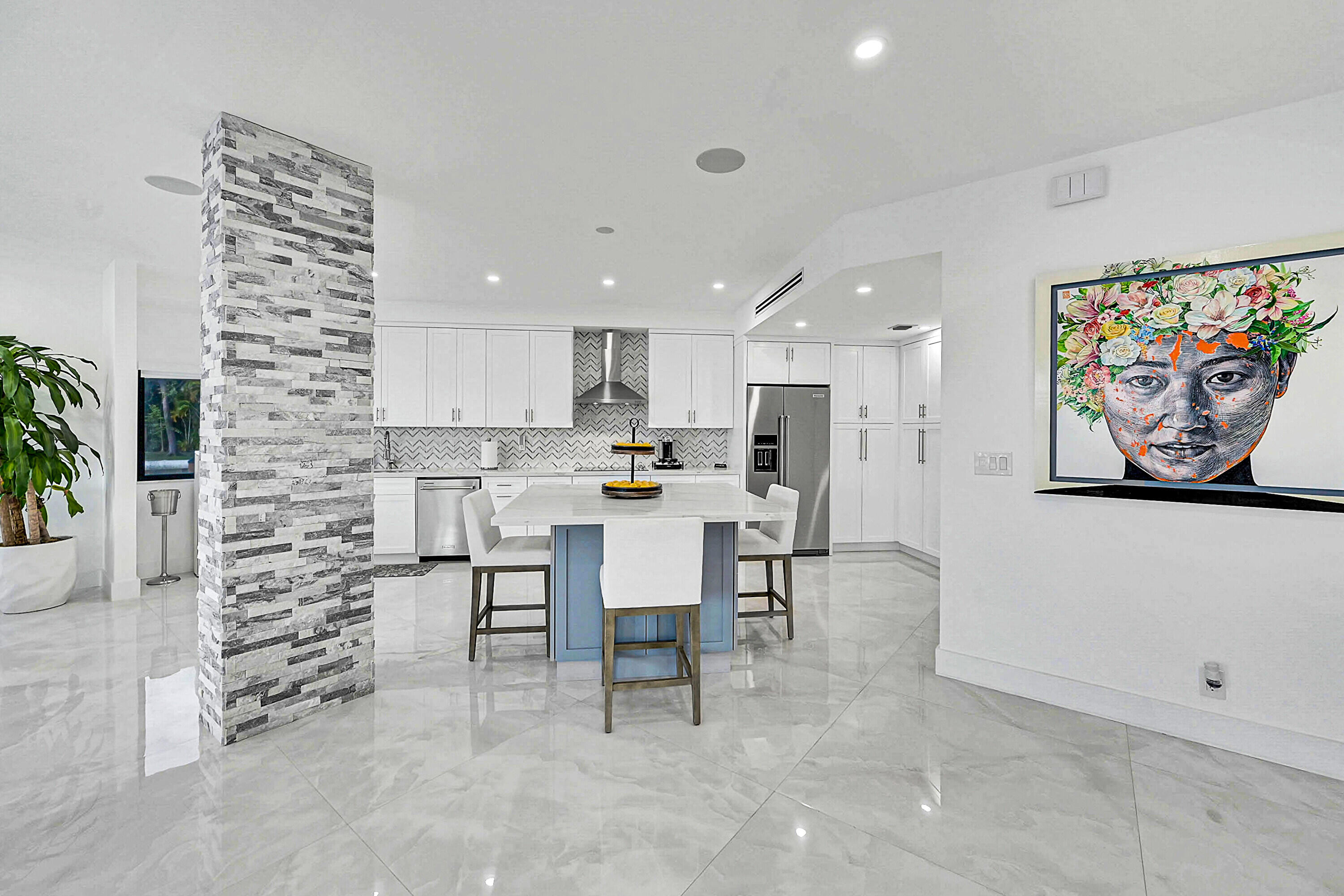 800 Andrews Avenue 9