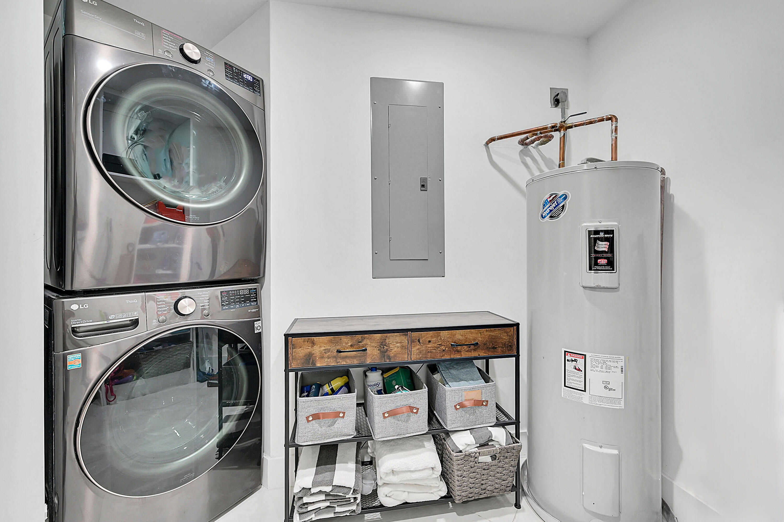 800 Andrews Avenue 9