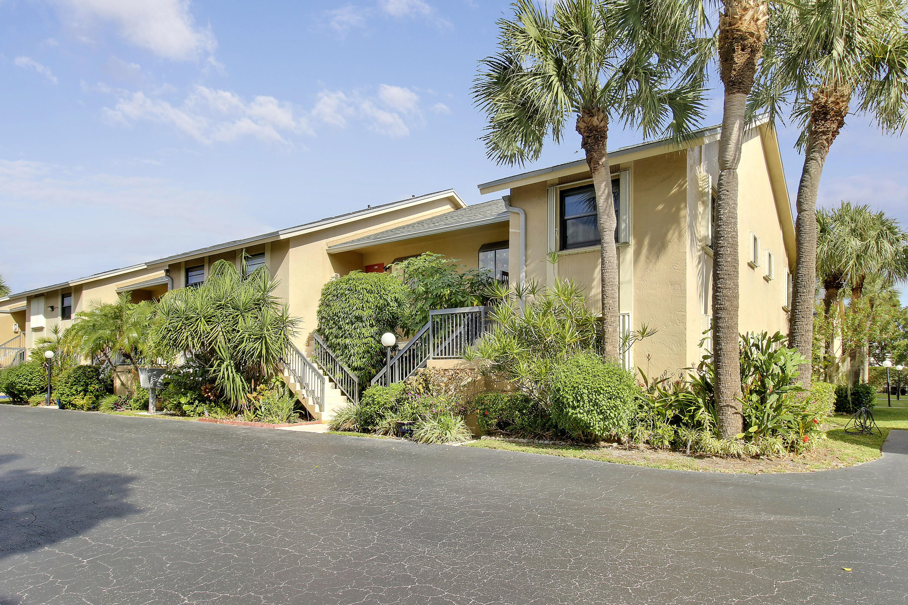 1001 SE 6th Avenue D122