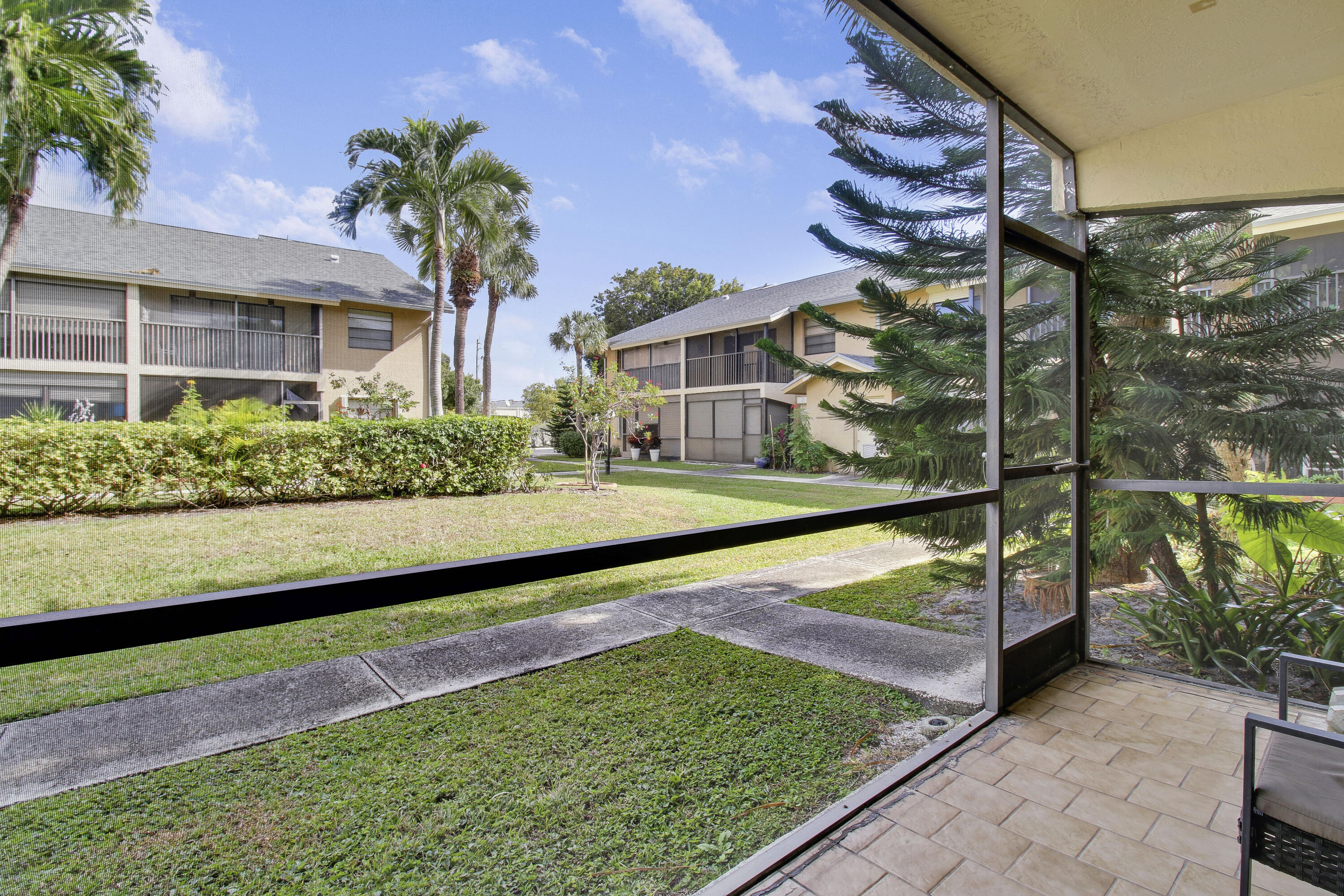 1001 SE 6th Avenue D122