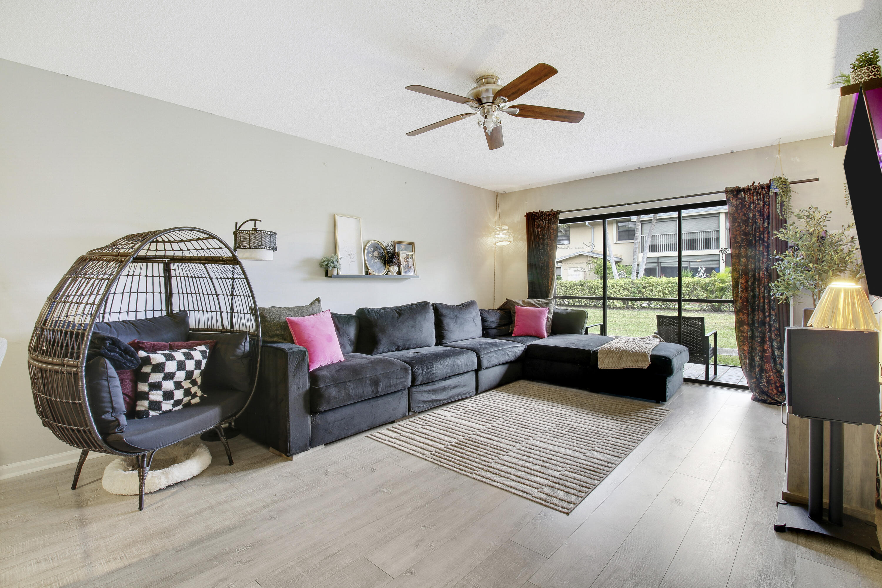 1001 SE 6th Avenue D122