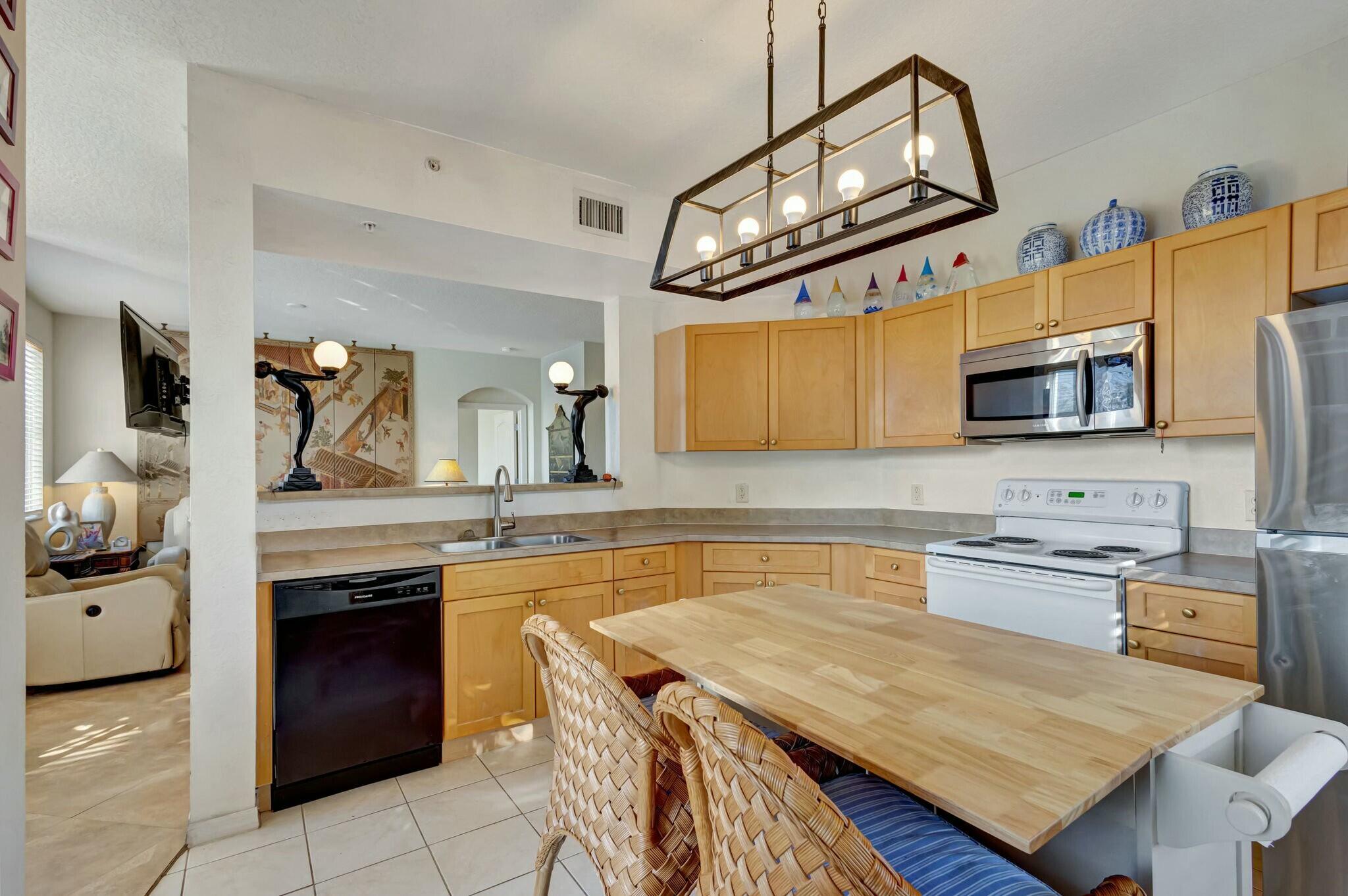 11023 Legacy 204 Lane 204, Palm Beach Gardens Unit: 204
