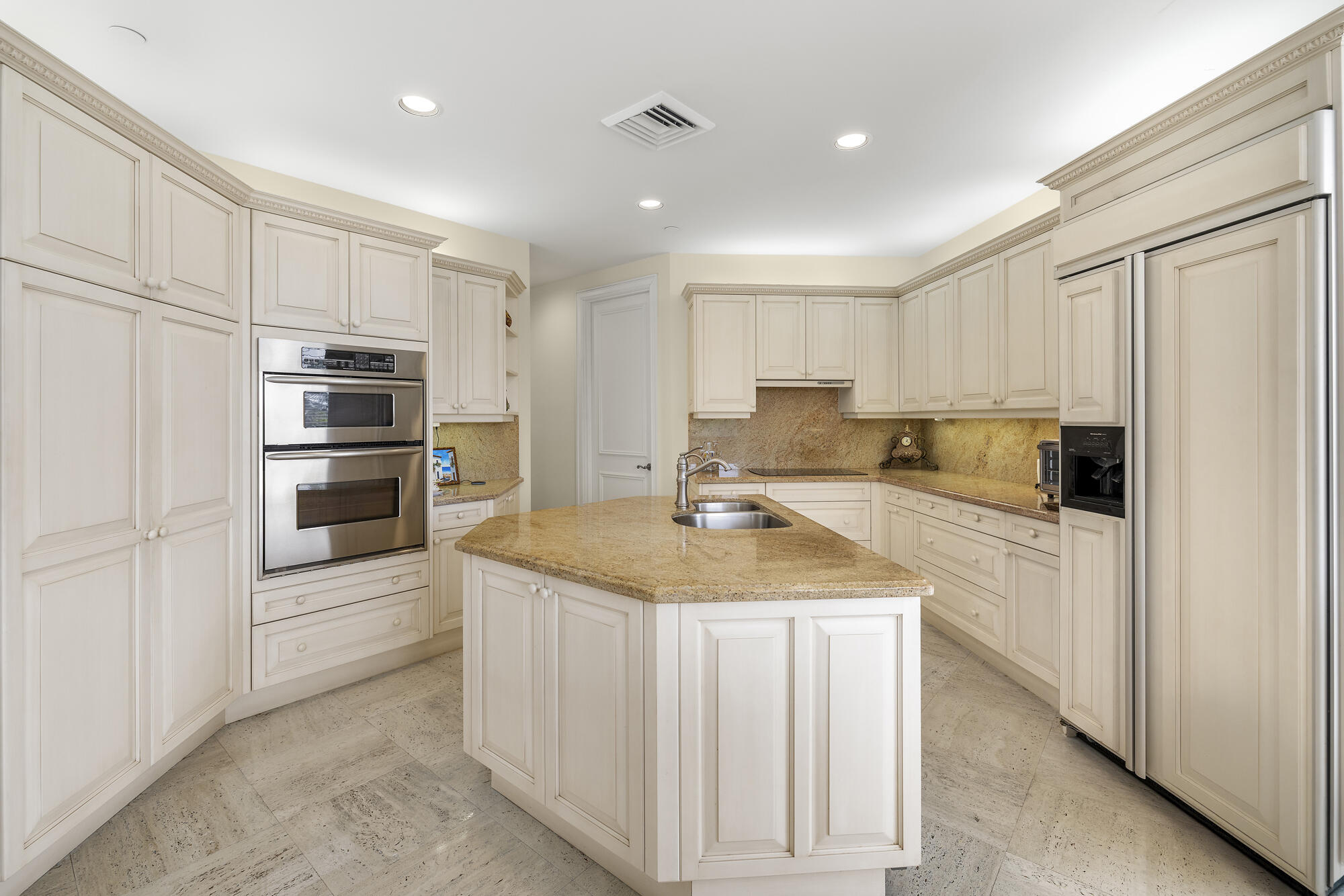 7383 Orangewood Lane 103