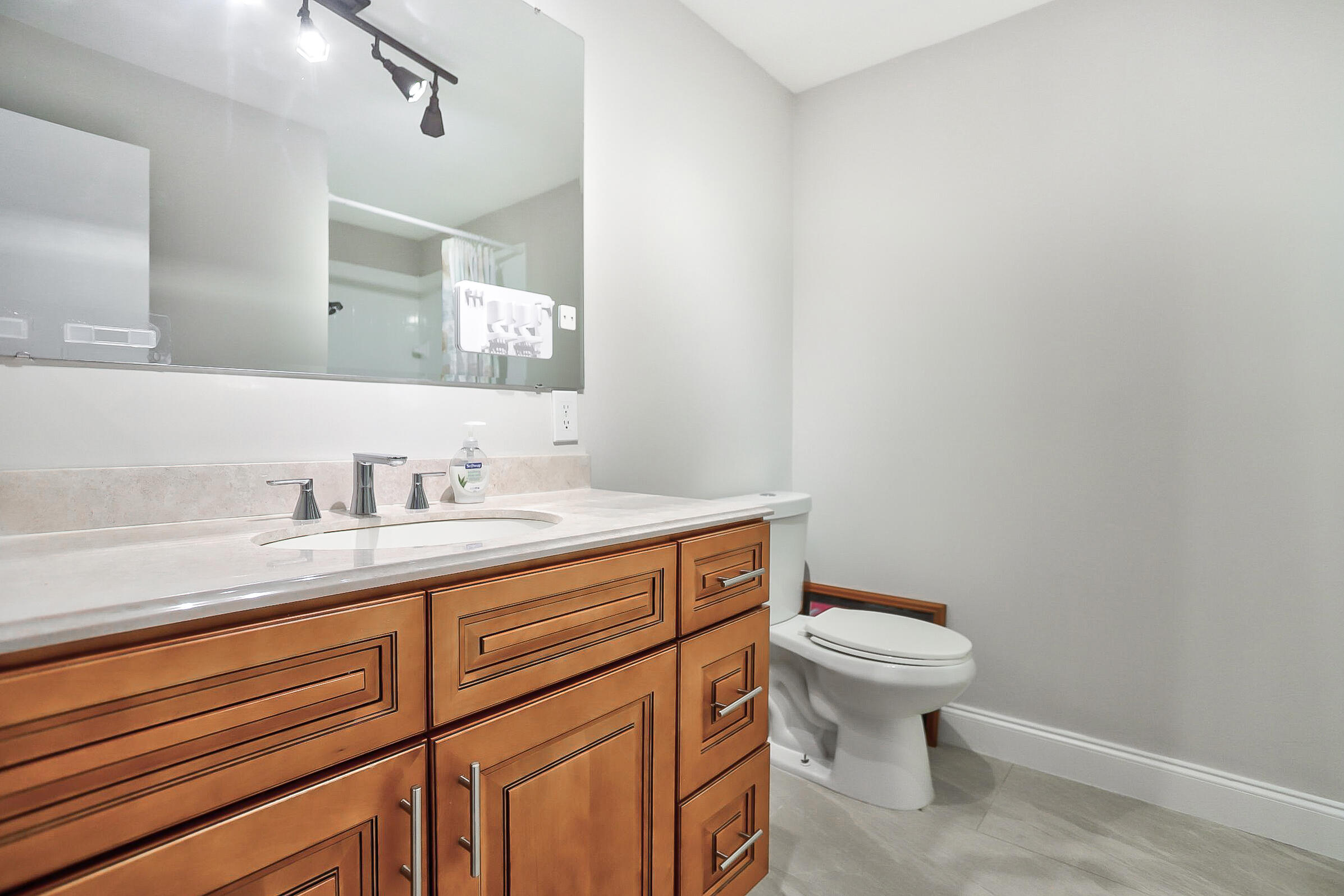 1169 NW 13th Street 1