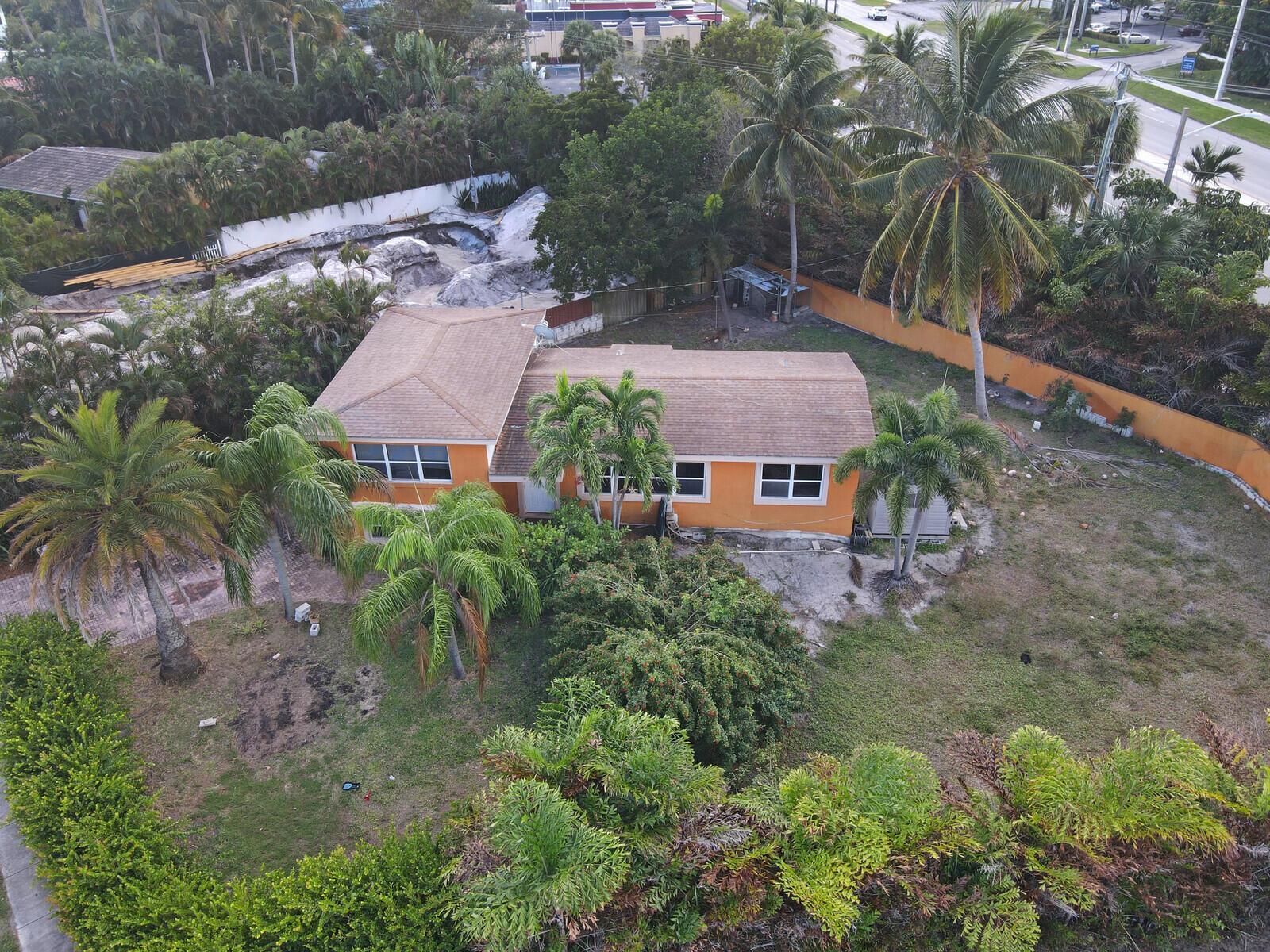 1545 NE 4th Avenue