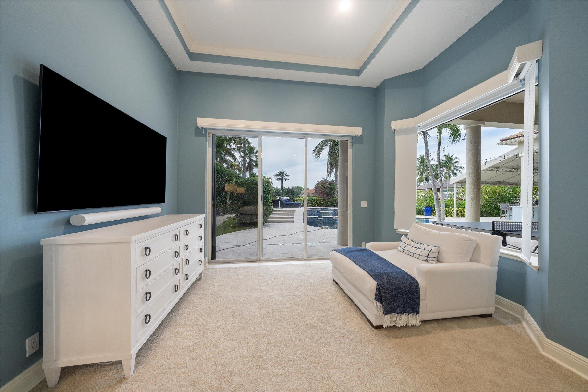 18808 SE Windward Island Lane