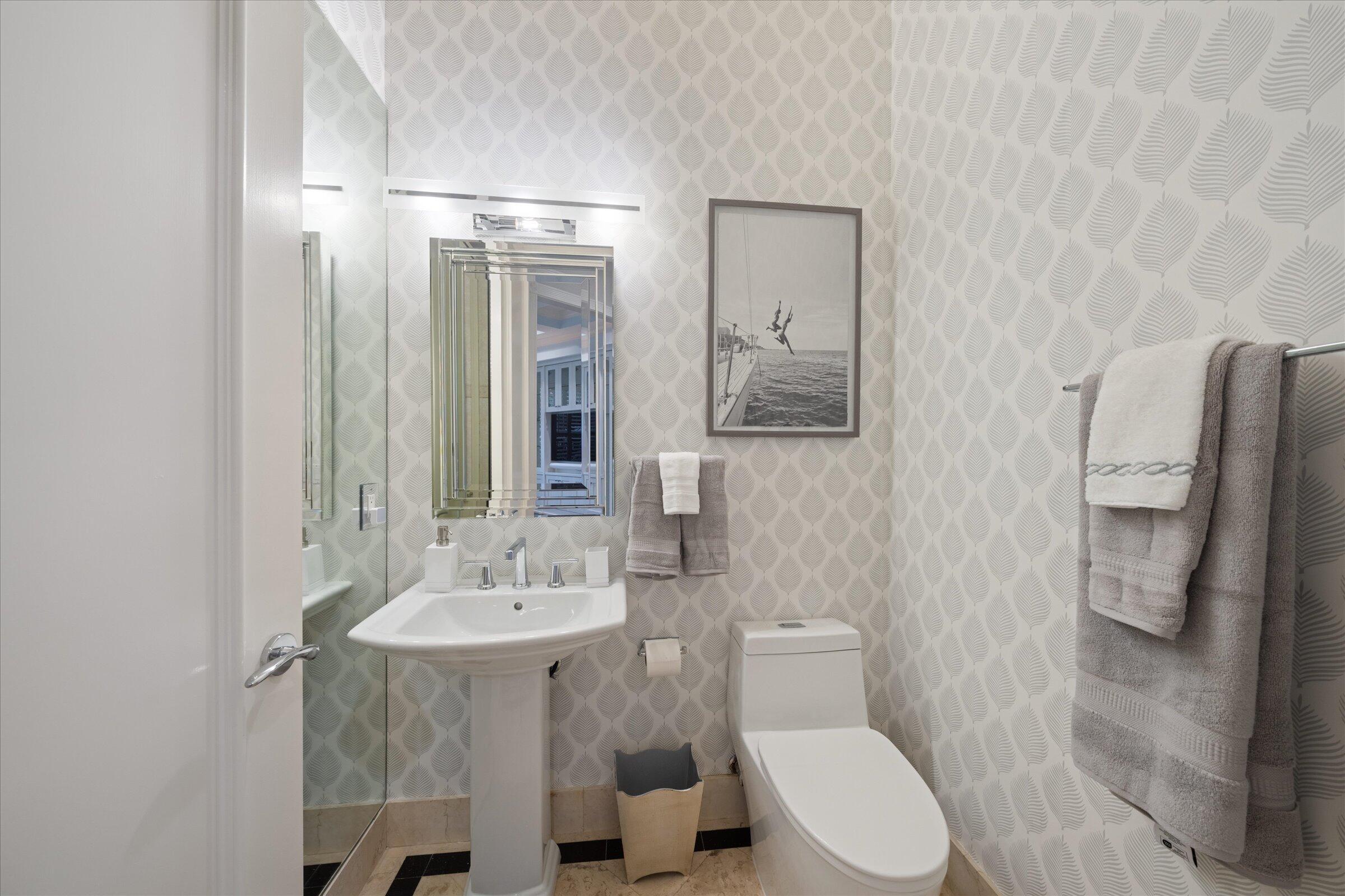 18808 SE Windward Island Lane