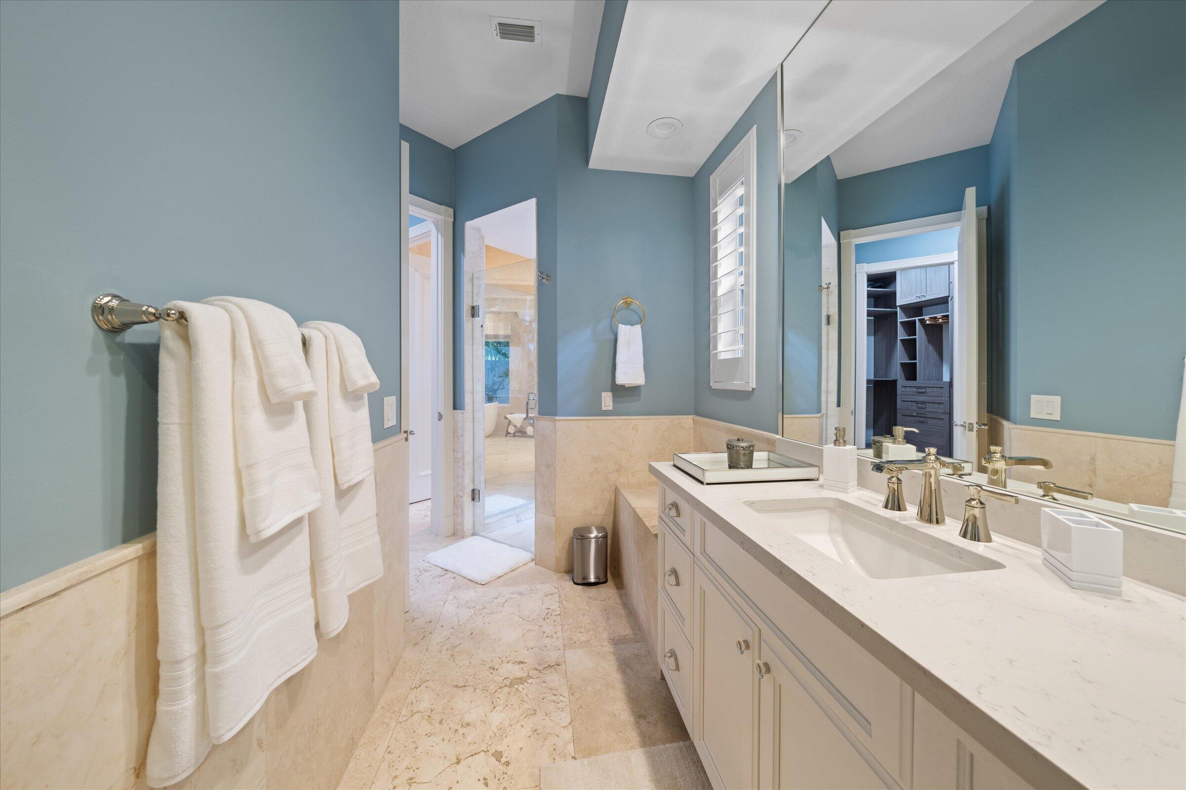 18808 SE Windward Island Lane