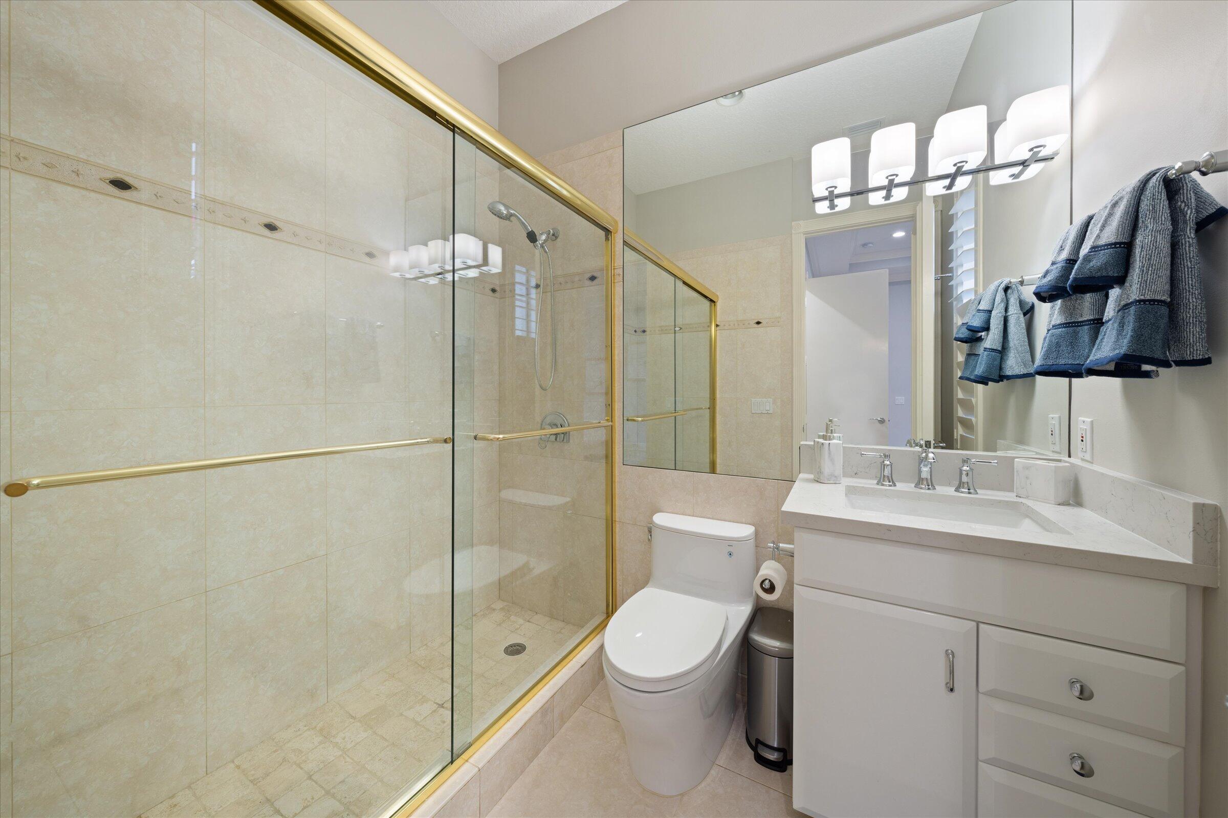 18808 SE Windward Island Lane