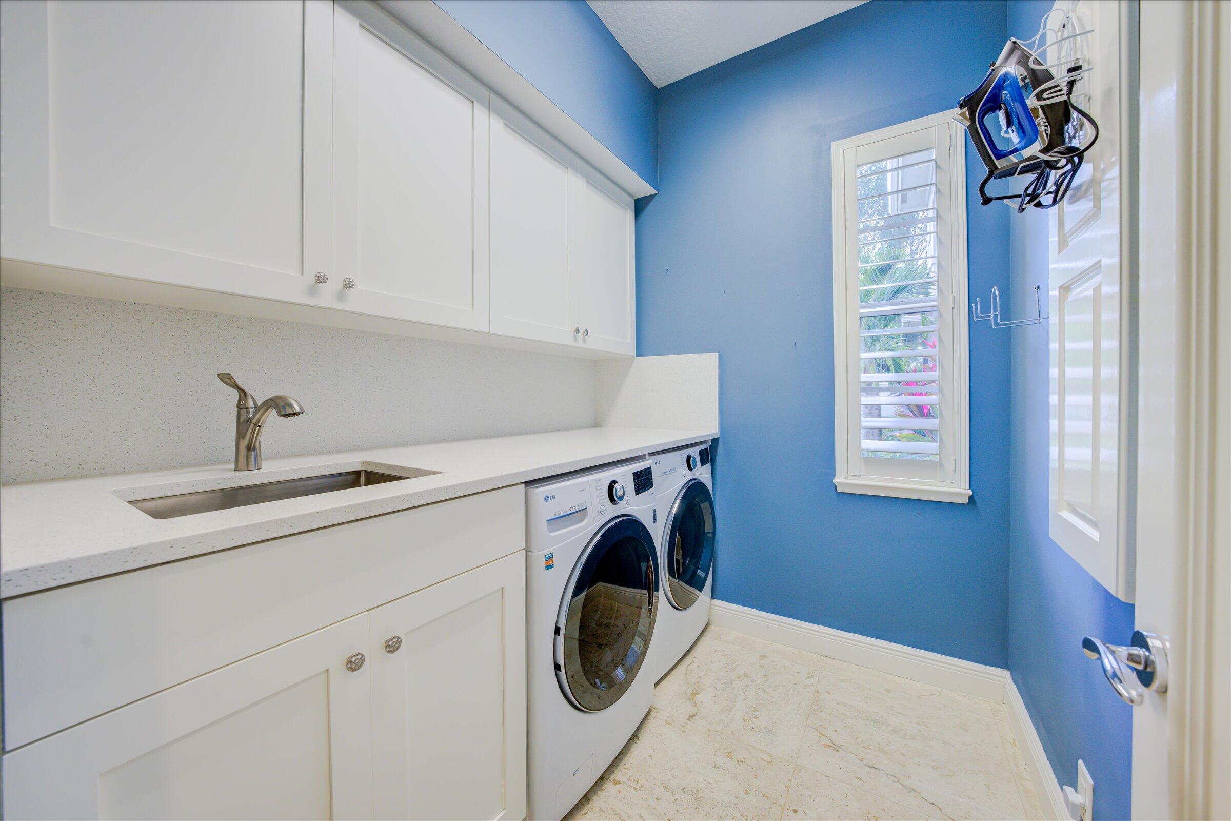 18808 SE Windward Island Lane