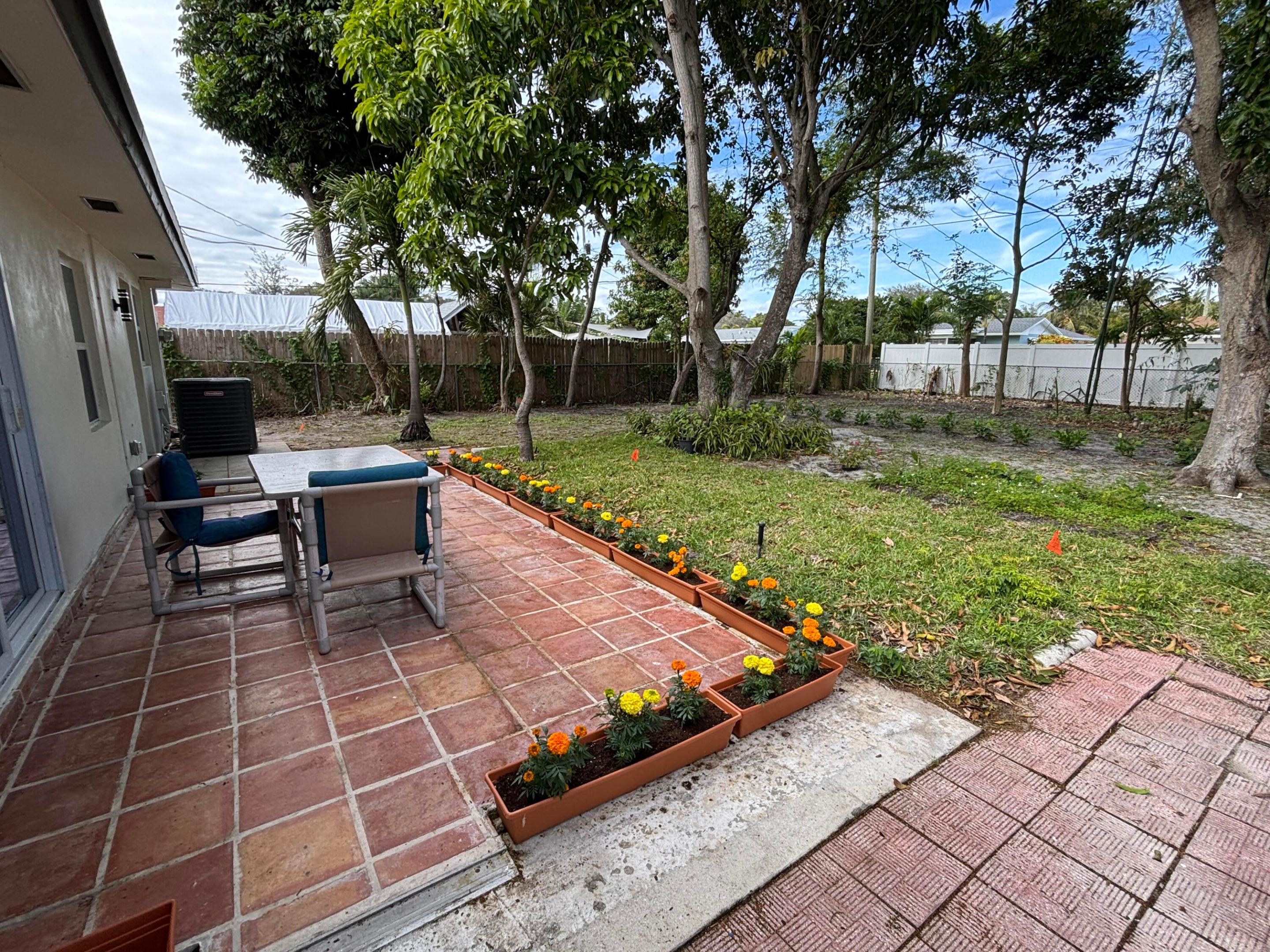 425 Greenbriar Drive, Lake Park
