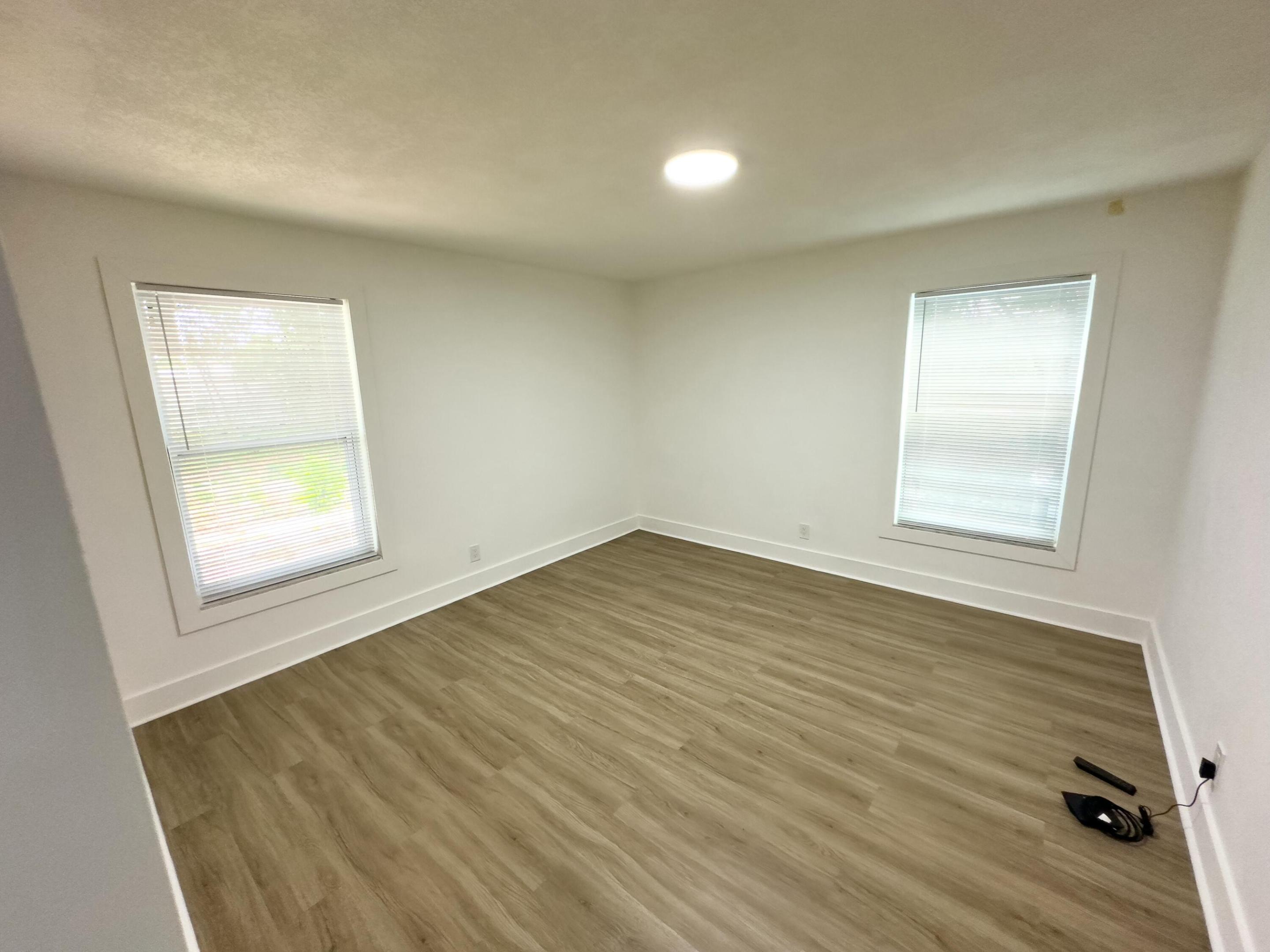 425 Greenbriar Drive, Lake Park