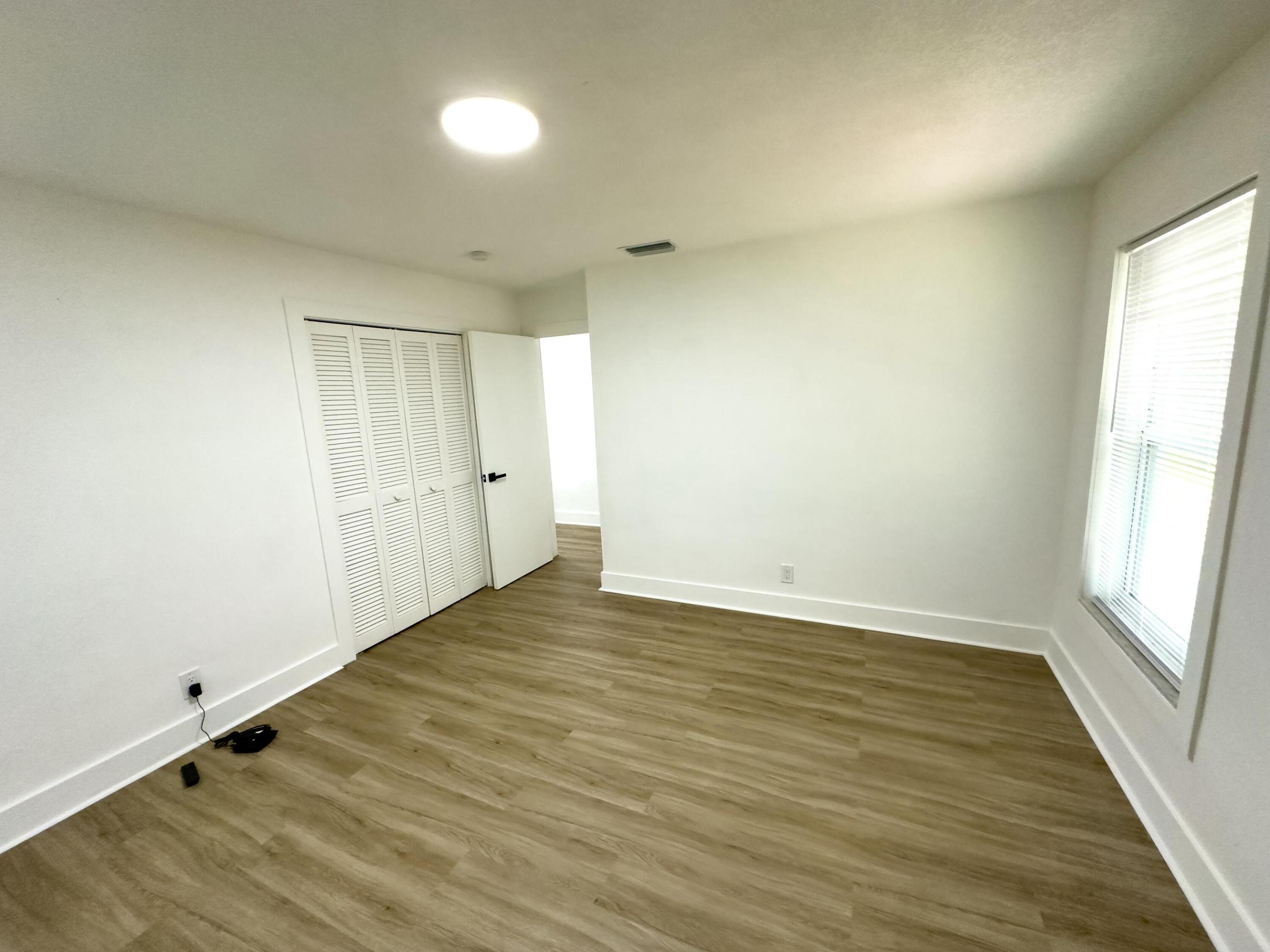 425 Greenbriar Drive, Lake Park