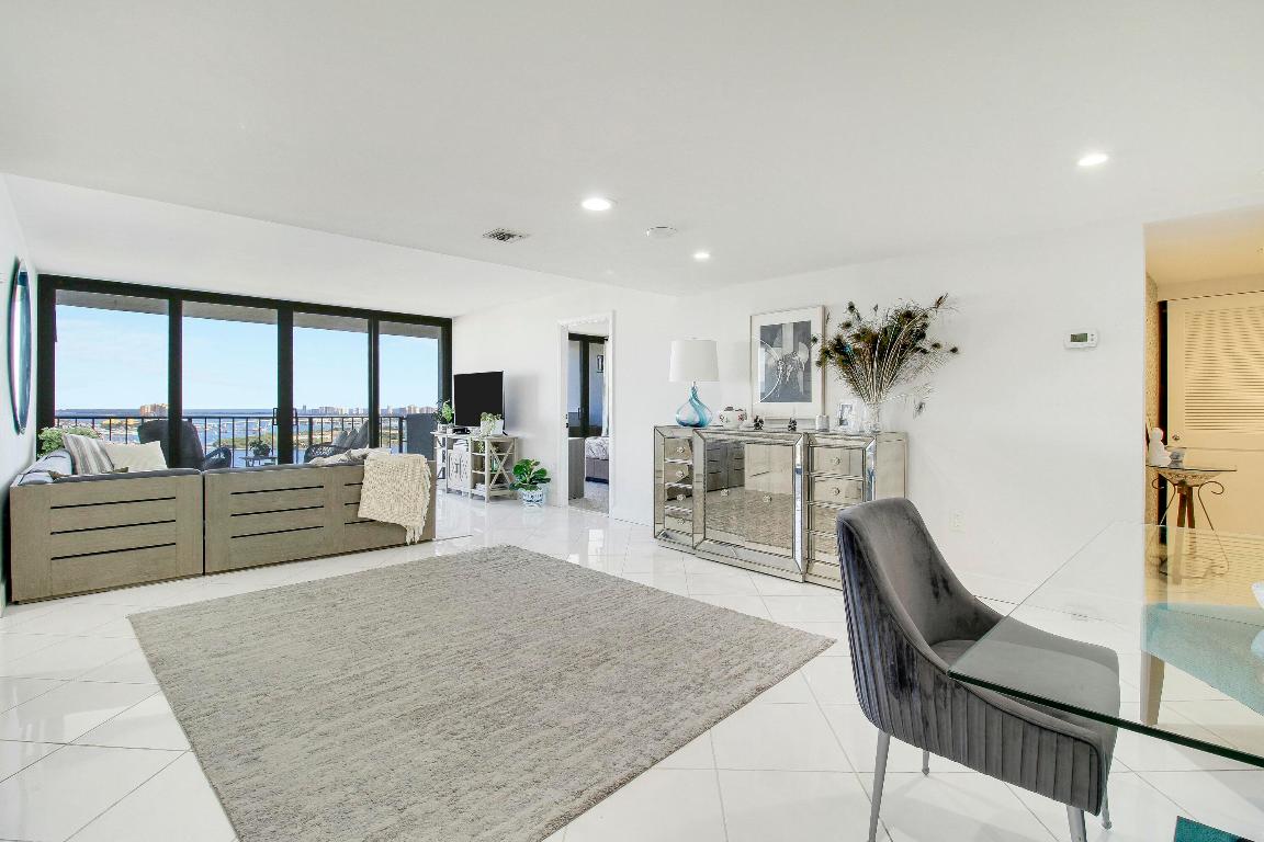 5600 N Flagler Drive Ph 107, West Palm Beach Unit: Ph 107