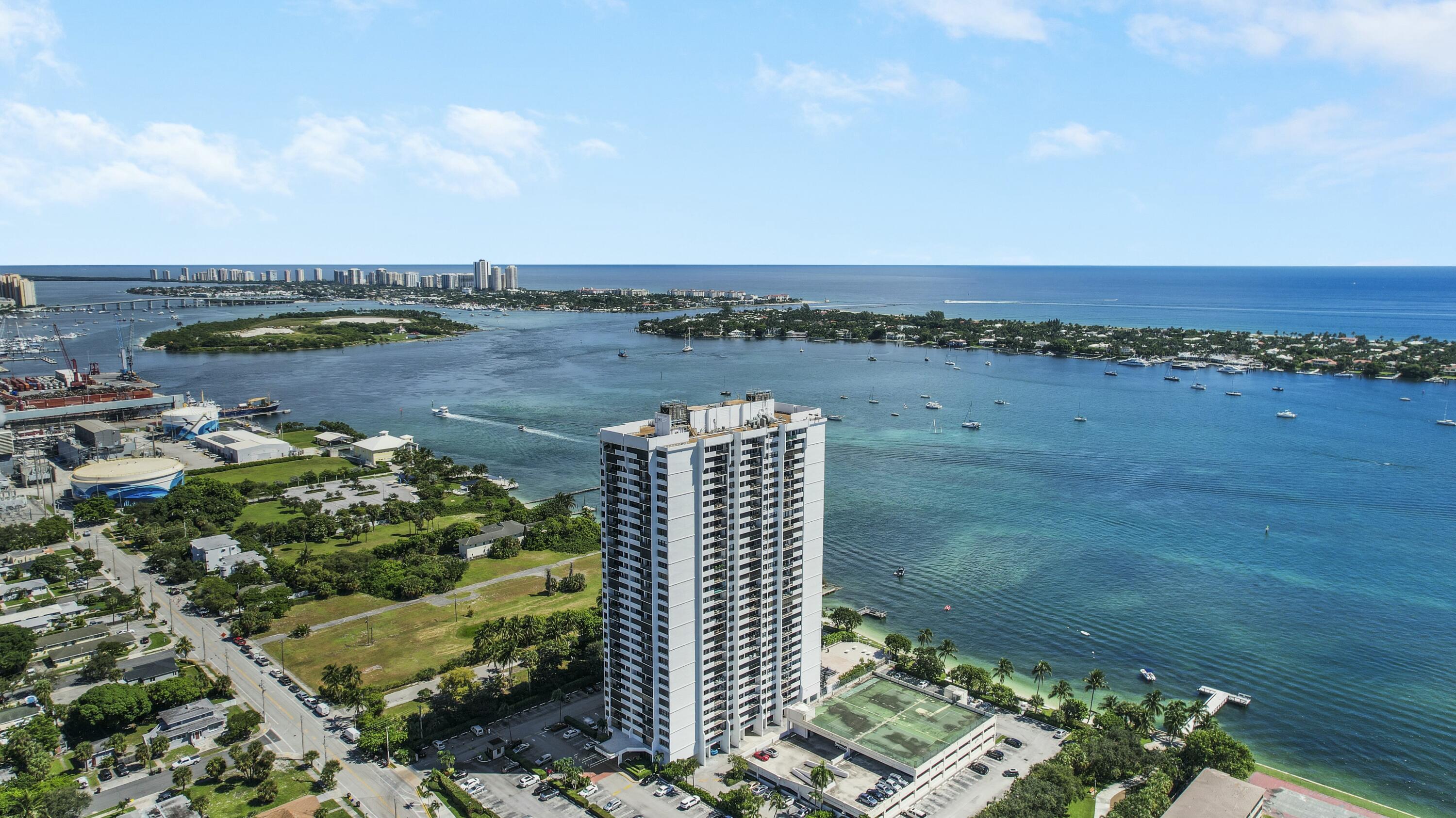 5600 N Flagler Drive Ph 107, West Palm Beach Unit: Ph 107