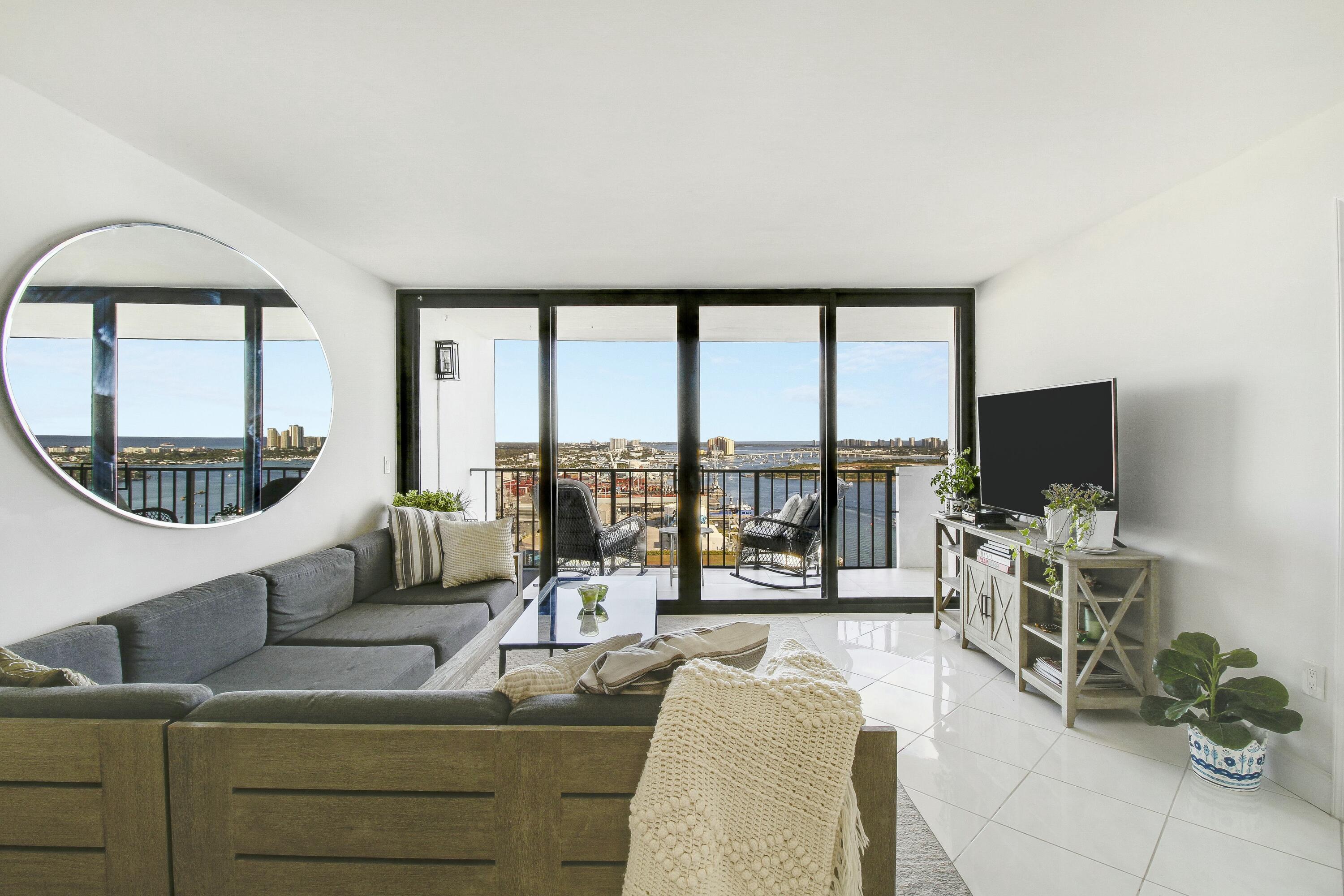 5600 N Flagler Drive Ph 107, West Palm Beach Unit: Ph 107