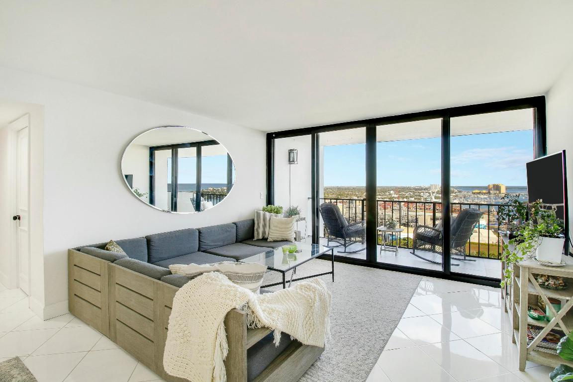 5600 N Flagler Drive Ph 107, West Palm Beach Unit: Ph 107