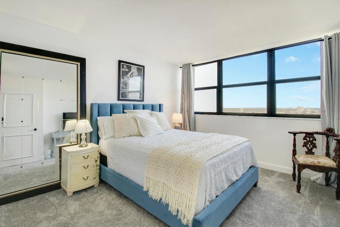 5600 N Flagler Drive Ph 107, West Palm Beach Unit: Ph 107