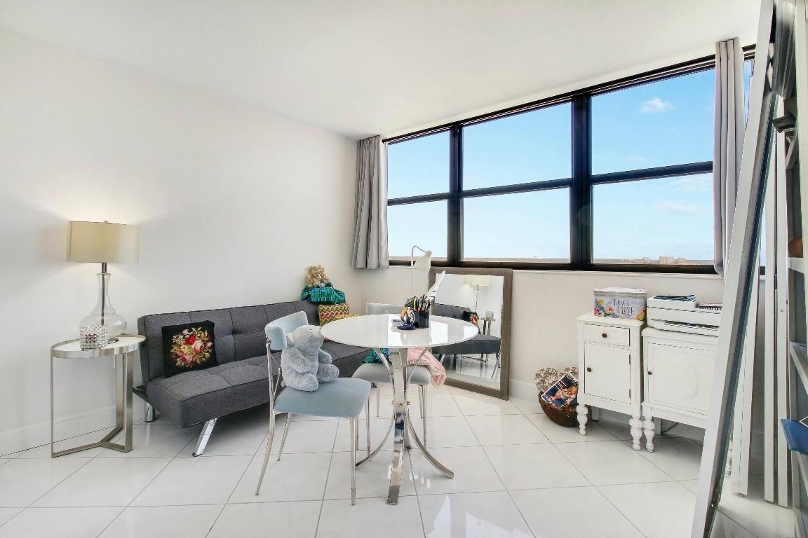 5600 N Flagler Drive Ph 107, West Palm Beach Unit: Ph 107