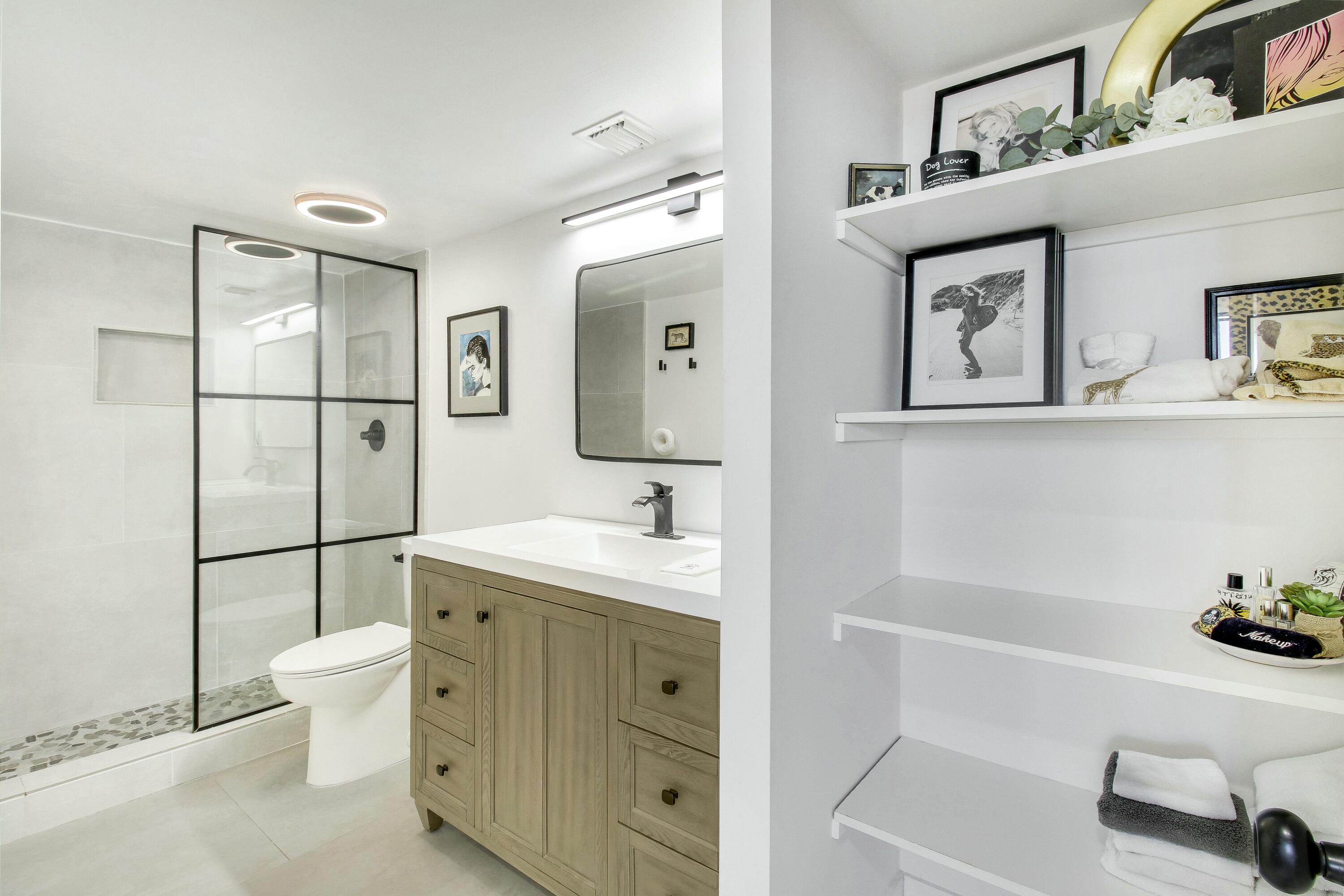 5600 N Flagler Drive Ph 107, West Palm Beach Unit: Ph 107