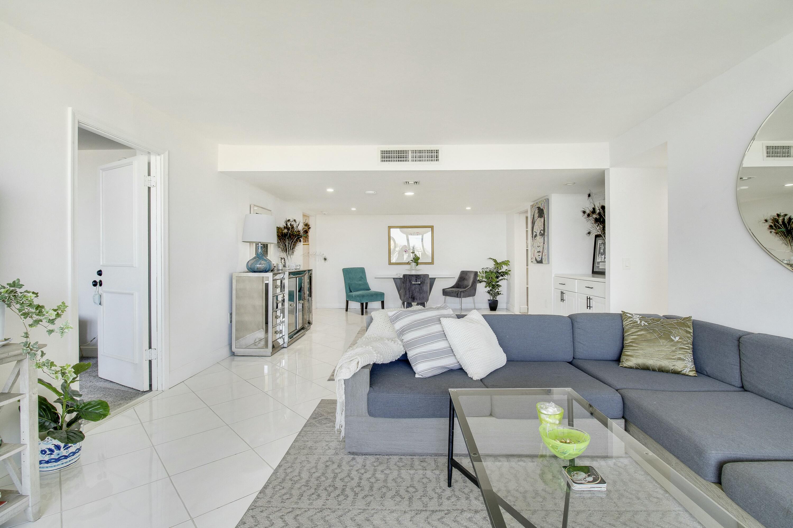 5600 N Flagler Drive Ph 107, West Palm Beach Unit: Ph 107