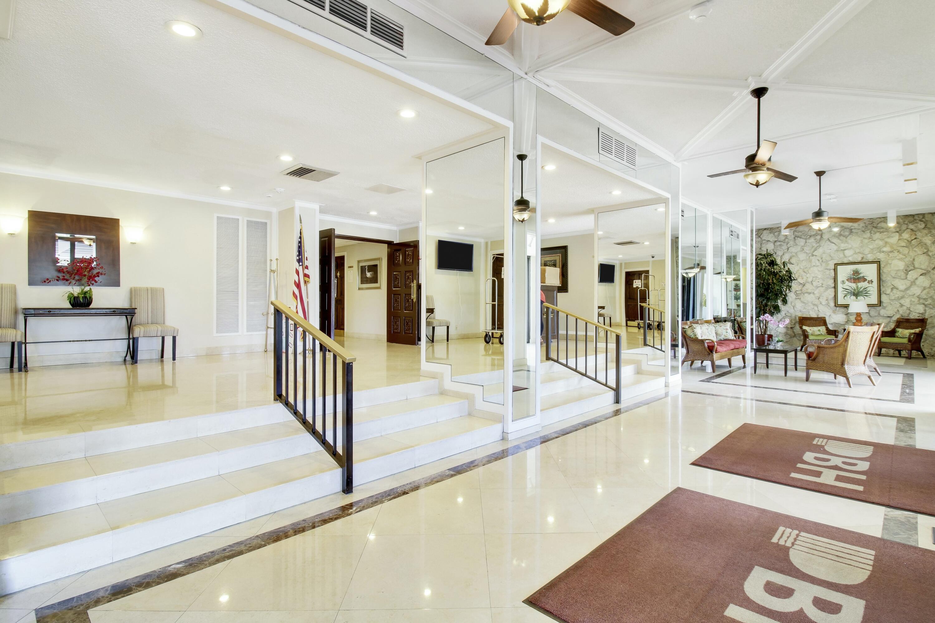 5600 N Flagler Drive Ph 107, West Palm Beach Unit: Ph 107