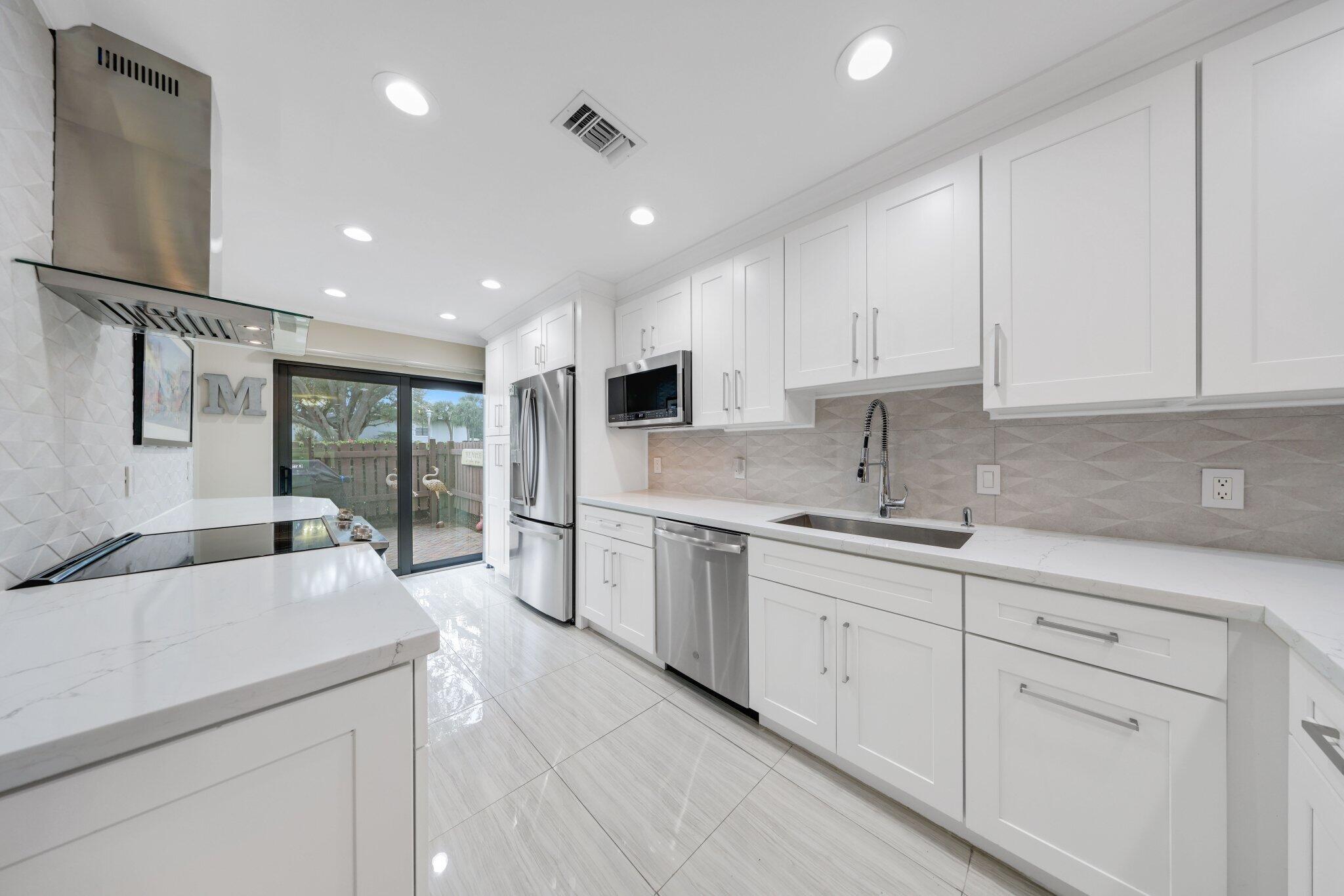 25 Southport Lane C