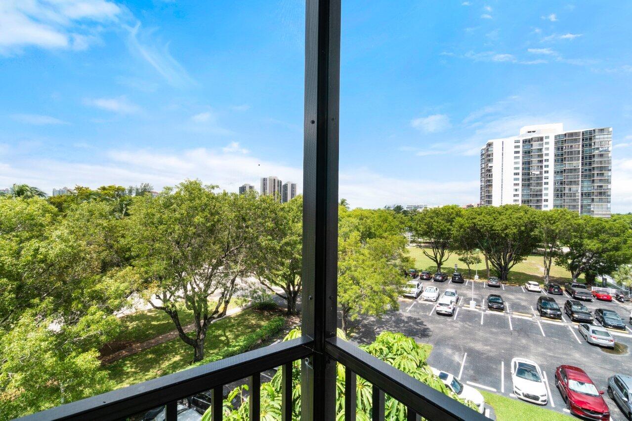 3401 N Country Club Drive 510, Aventura Unit: 510