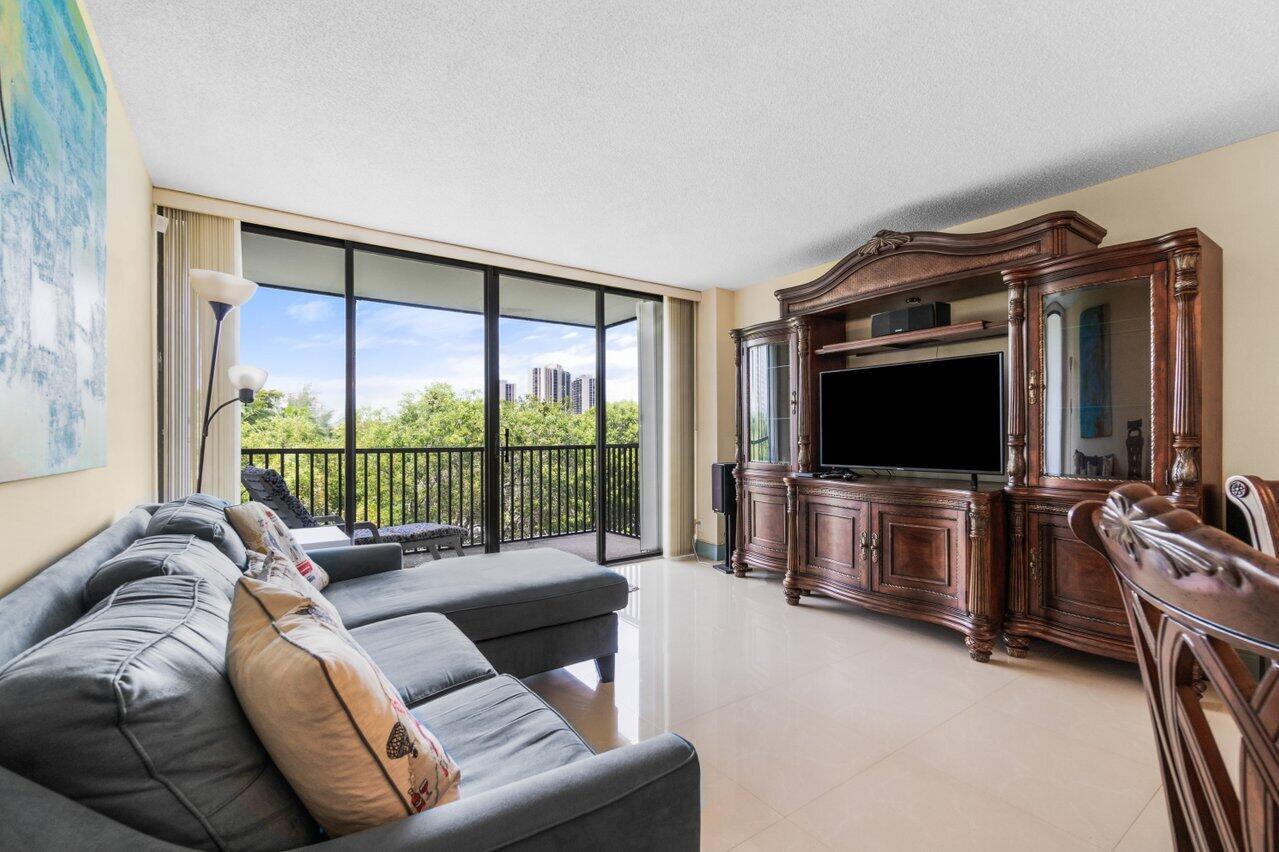 3401 N Country Club Drive 510, Aventura Unit: 510