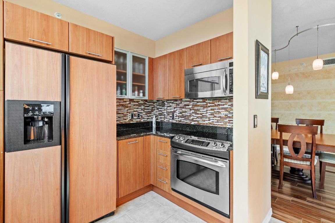 700 E Boulevard 1001