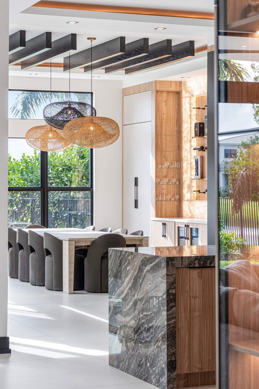 9900 Espresso Manor