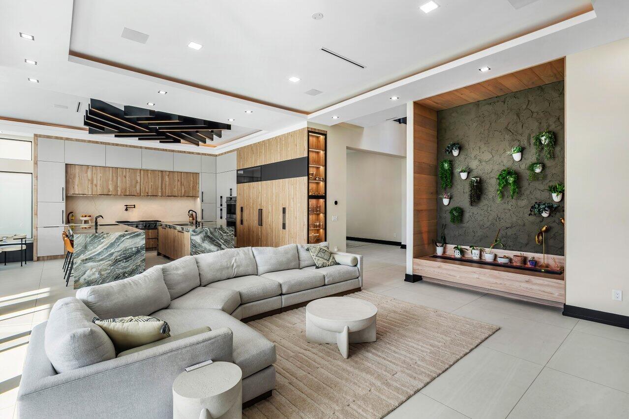 9900 Espresso Manor