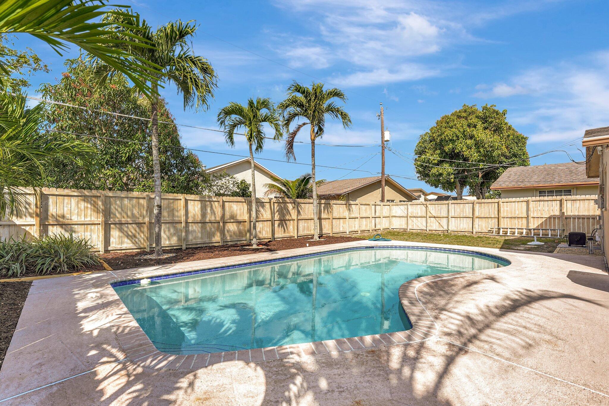 335 SW 32nd Terrace